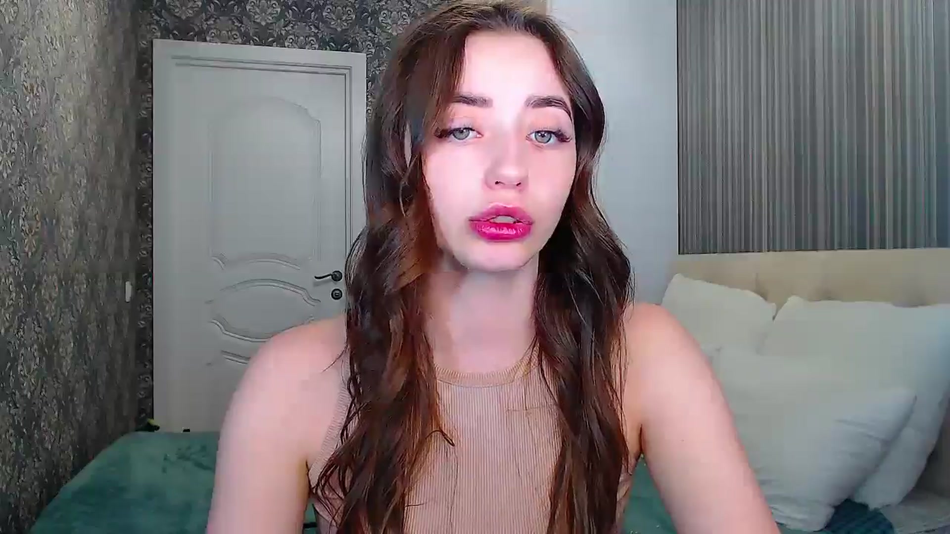 Gallery image thumbnail from EmeraldLilyyy's myfreecams stream on, 05/15/2024, 07:52 image 18 of 20