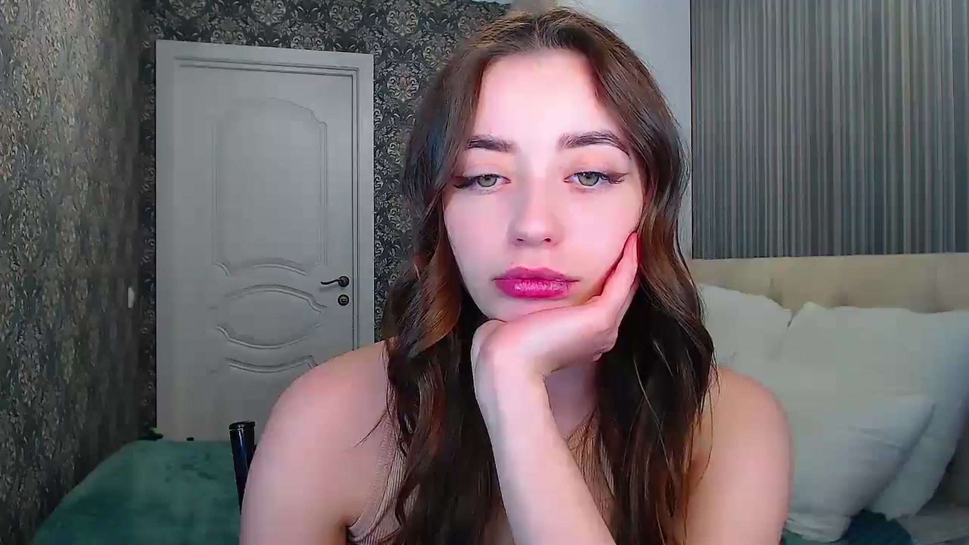 Gallery image thumbnail from EmeraldLilyyy's myfreecams stream on, 05/15/2024, 07:52 image 19 of 20