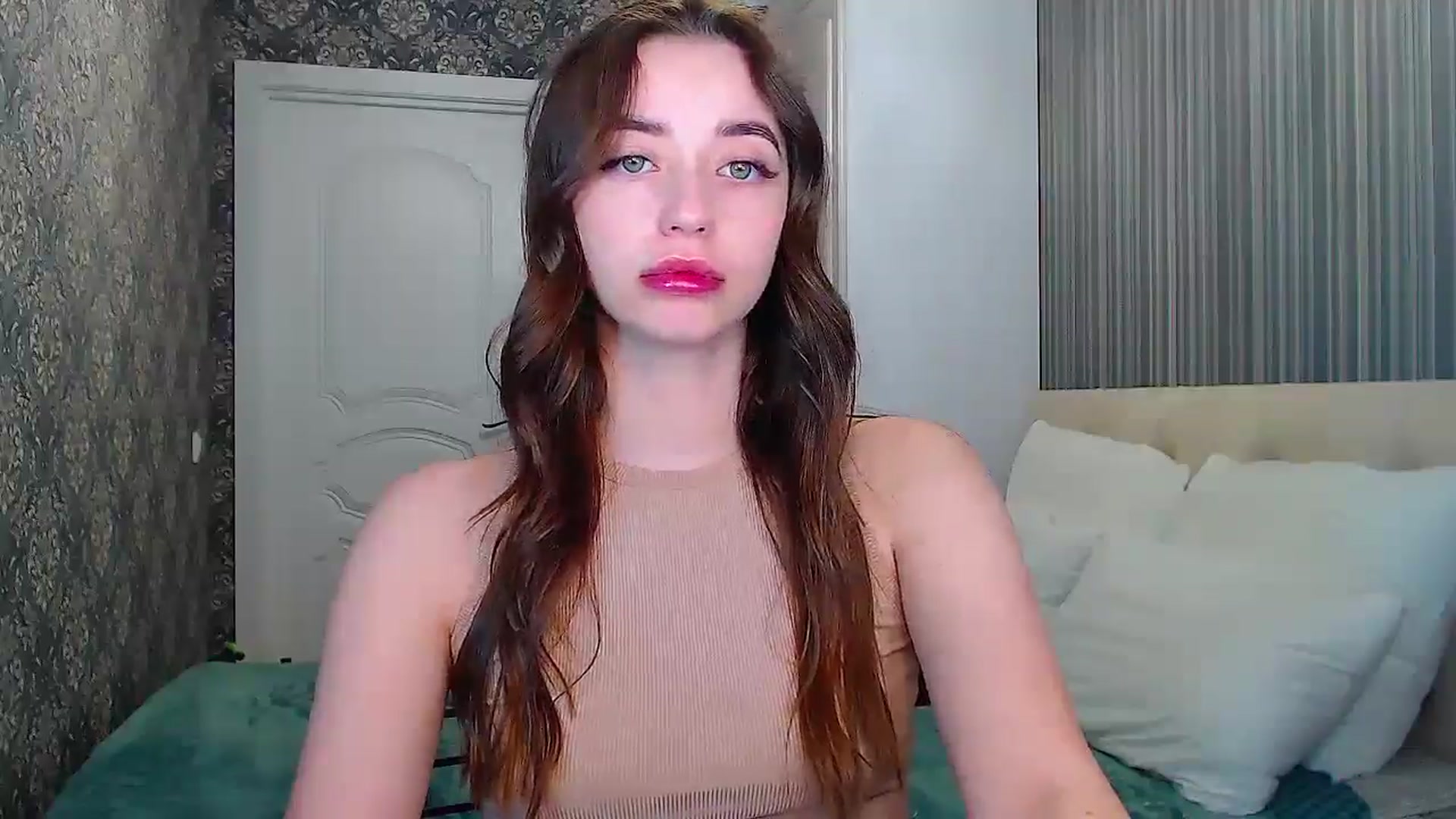 Gallery image thumbnail from EmeraldLilyyy's myfreecams stream on, 05/15/2024, 07:52 image 14 of 20