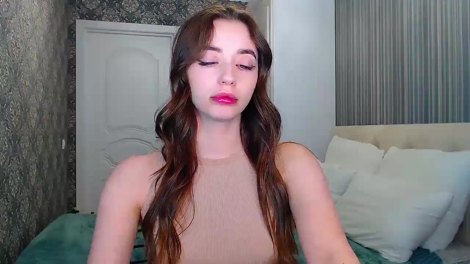 Gallery image thumbnail from EmeraldLilyyy's myfreecams stream on, 05/15/2024, 07:52 image 9 of 20