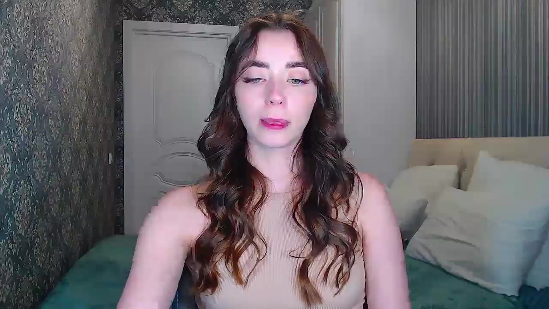 Gallery image thumbnail from EmeraldLilyyy's myfreecams stream on, 05/19/2024, 12:42 image 17 of 20
