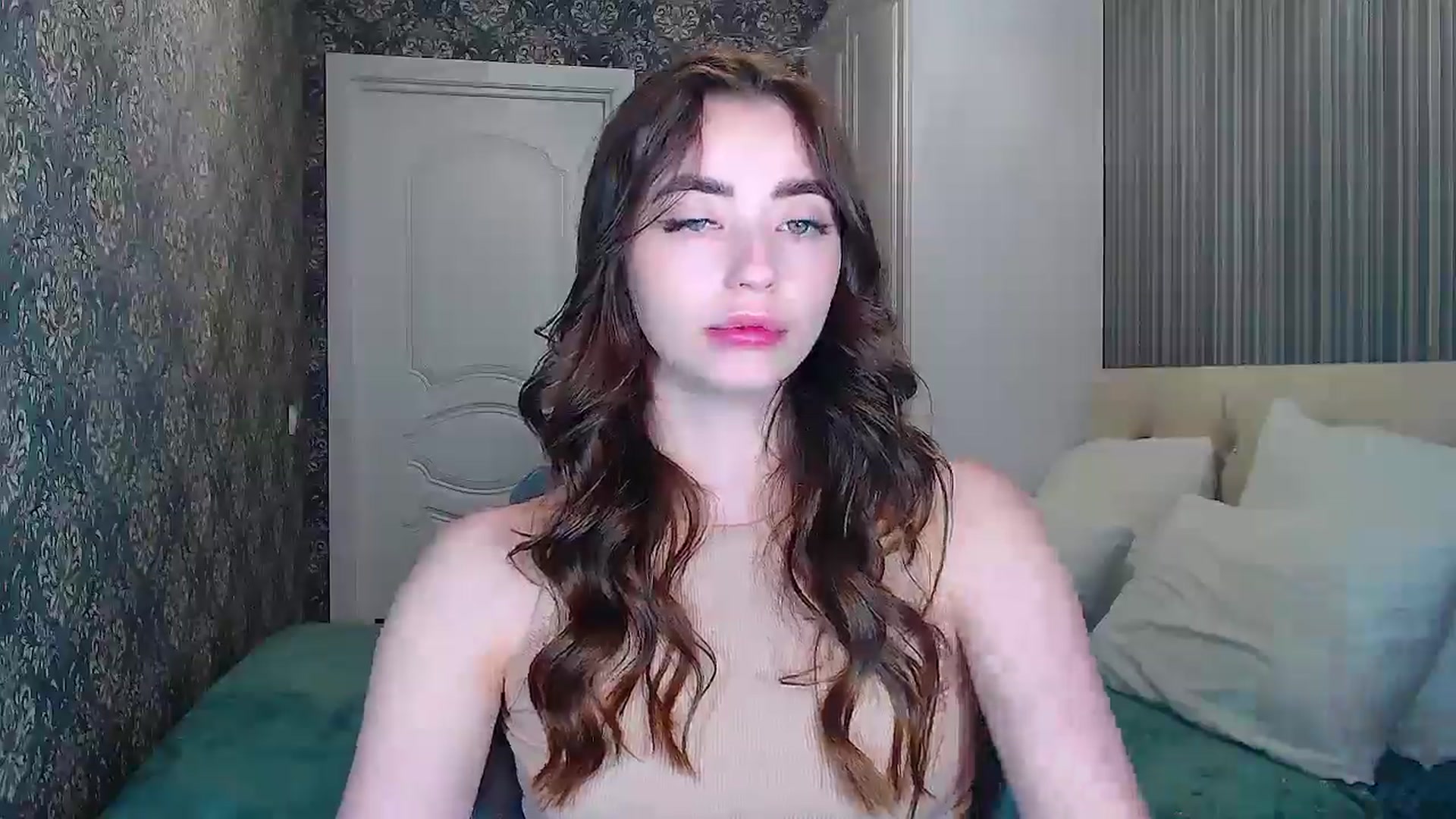 Gallery image thumbnail from EmeraldLilyyy's myfreecams stream on, 05/19/2024, 12:42 image 16 of 20