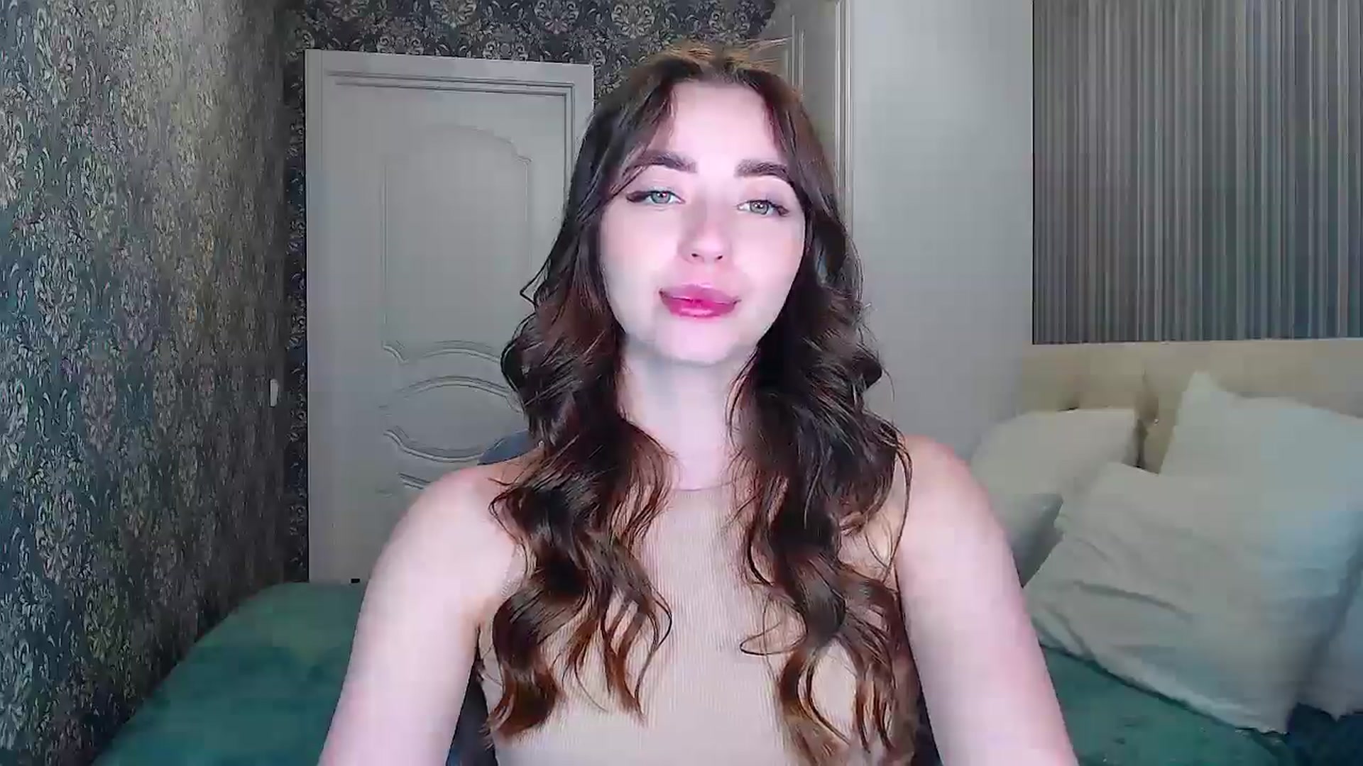 Gallery image thumbnail from EmeraldLilyyy's myfreecams stream on, 05/19/2024, 12:42 image 9 of 20