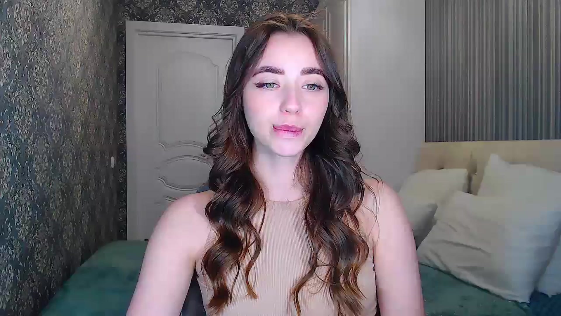 Gallery image thumbnail from EmeraldLilyyy's myfreecams stream on, 05/19/2024, 12:42 image 20 of 20