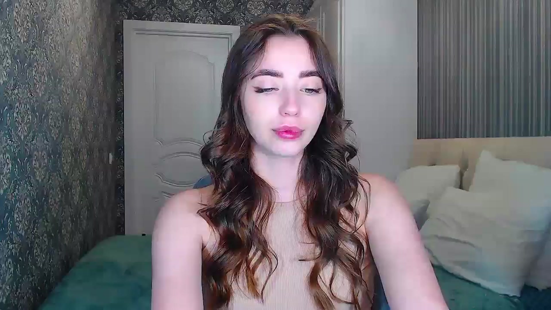 Gallery image thumbnail from EmeraldLilyyy's myfreecams stream on, 05/19/2024, 12:42 image 1 of 20