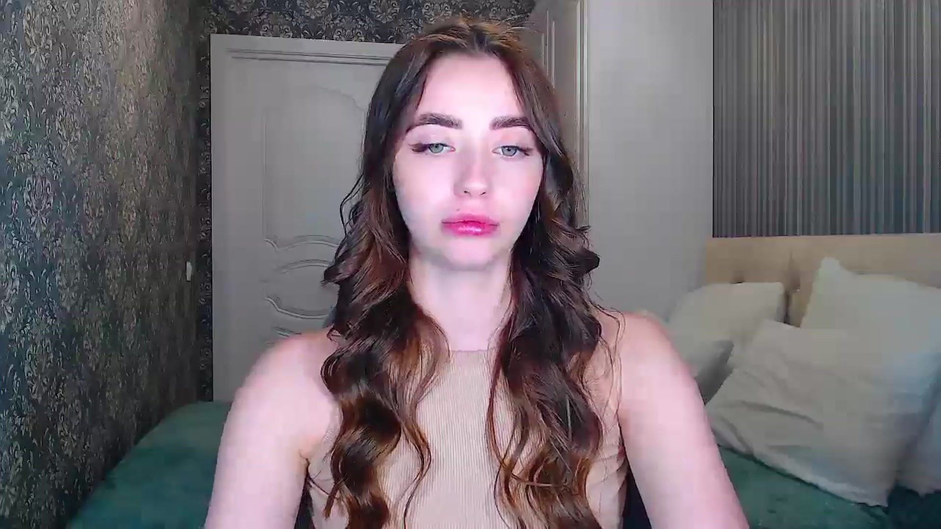 Gallery image thumbnail from EmeraldLilyyy's myfreecams stream on, 05/19/2024, 13:37 image 7 of 20
