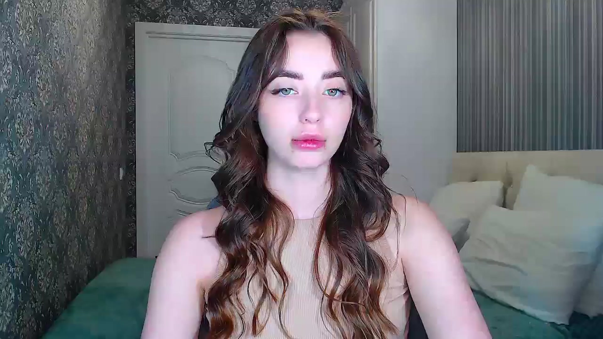 Gallery image thumbnail from EmeraldLilyyy's myfreecams stream on, 05/19/2024, 13:37 image 11 of 20