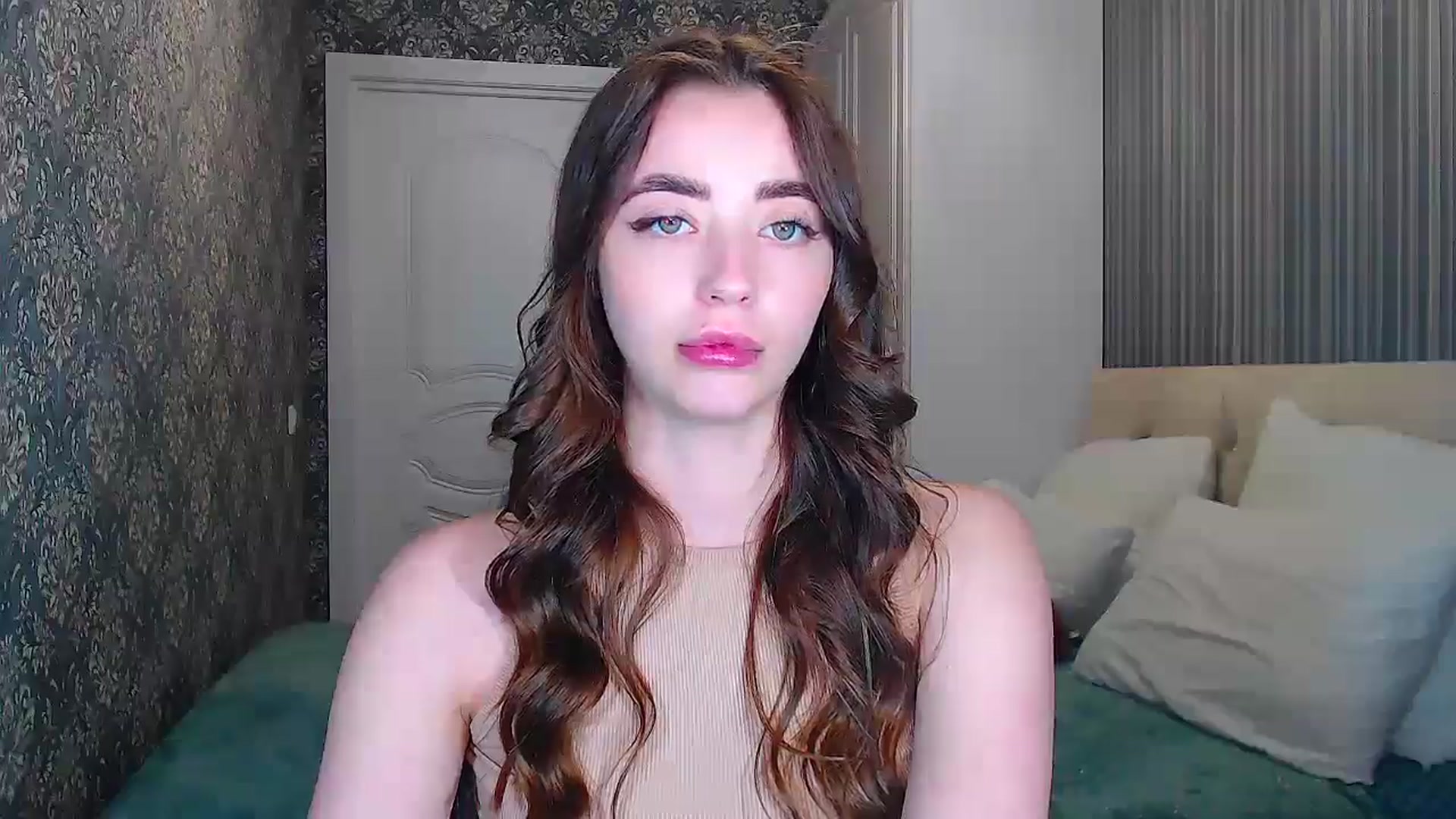 Gallery image thumbnail from EmeraldLilyyy's myfreecams stream on, 05/19/2024, 13:37 image 5 of 20