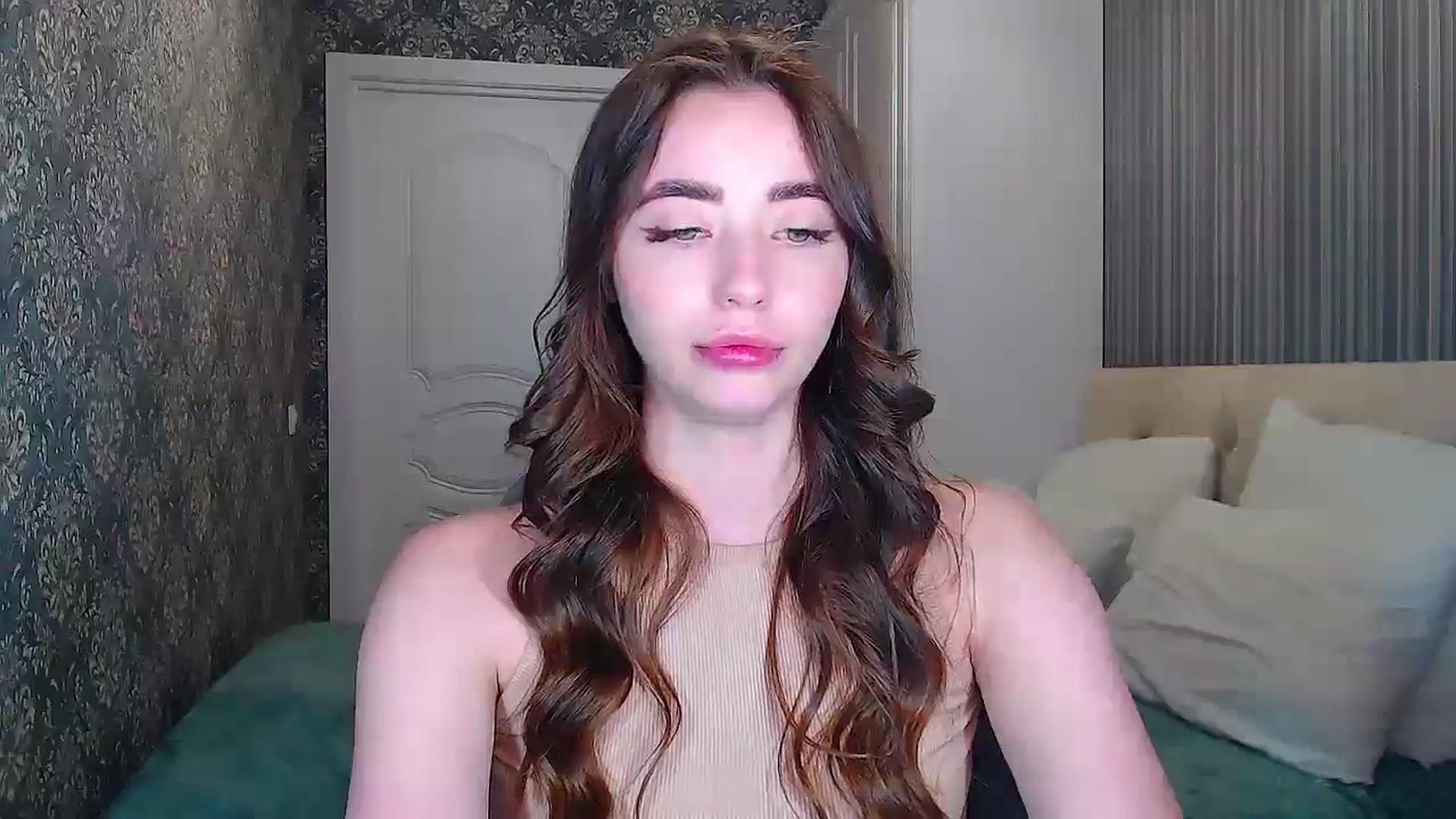Gallery image thumbnail from EmeraldLilyyy's myfreecams stream on, 05/19/2024, 13:37 image 6 of 20