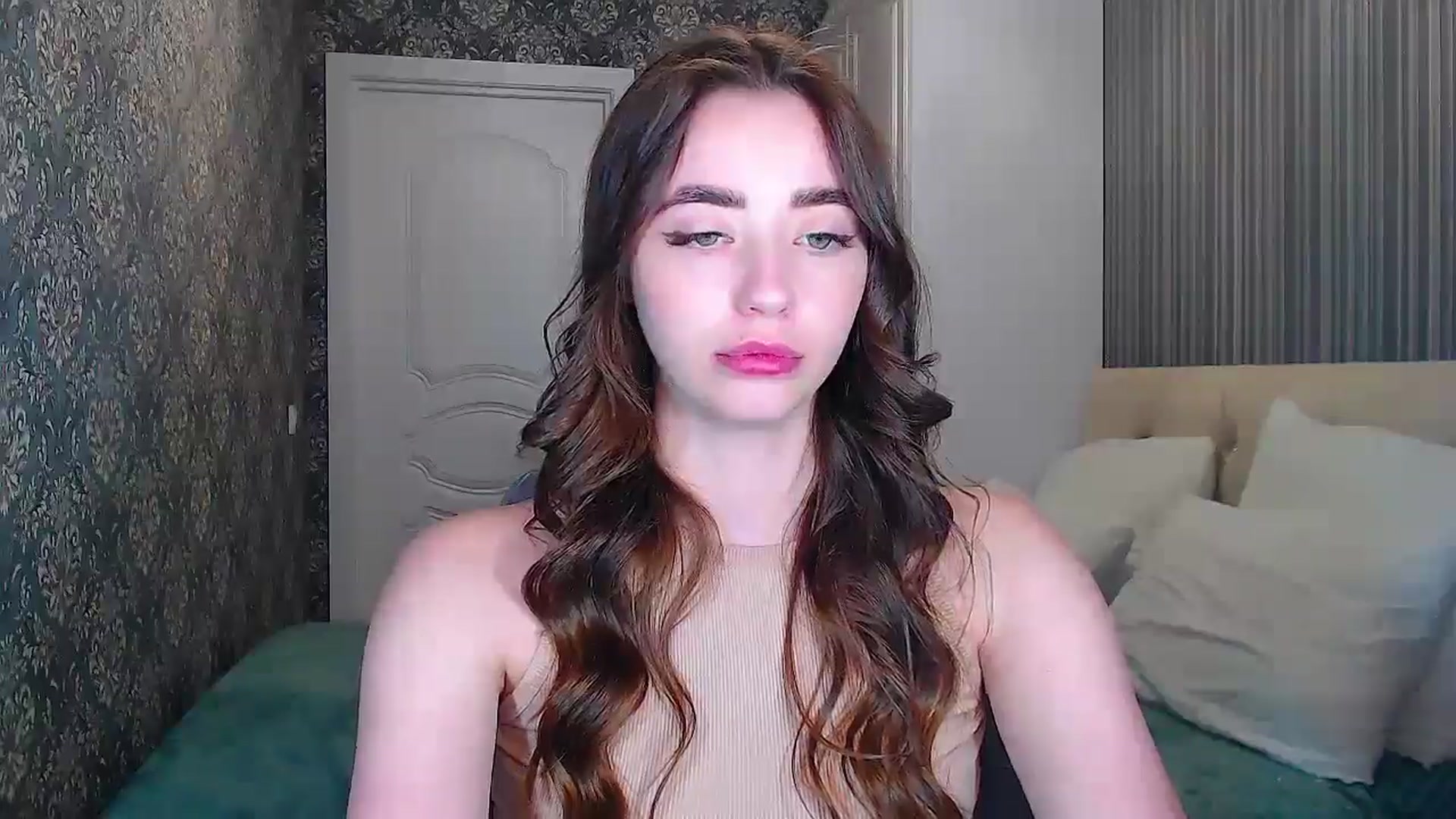 Gallery image thumbnail from EmeraldLilyyy's myfreecams stream on, 05/19/2024, 13:37 image 3 of 20