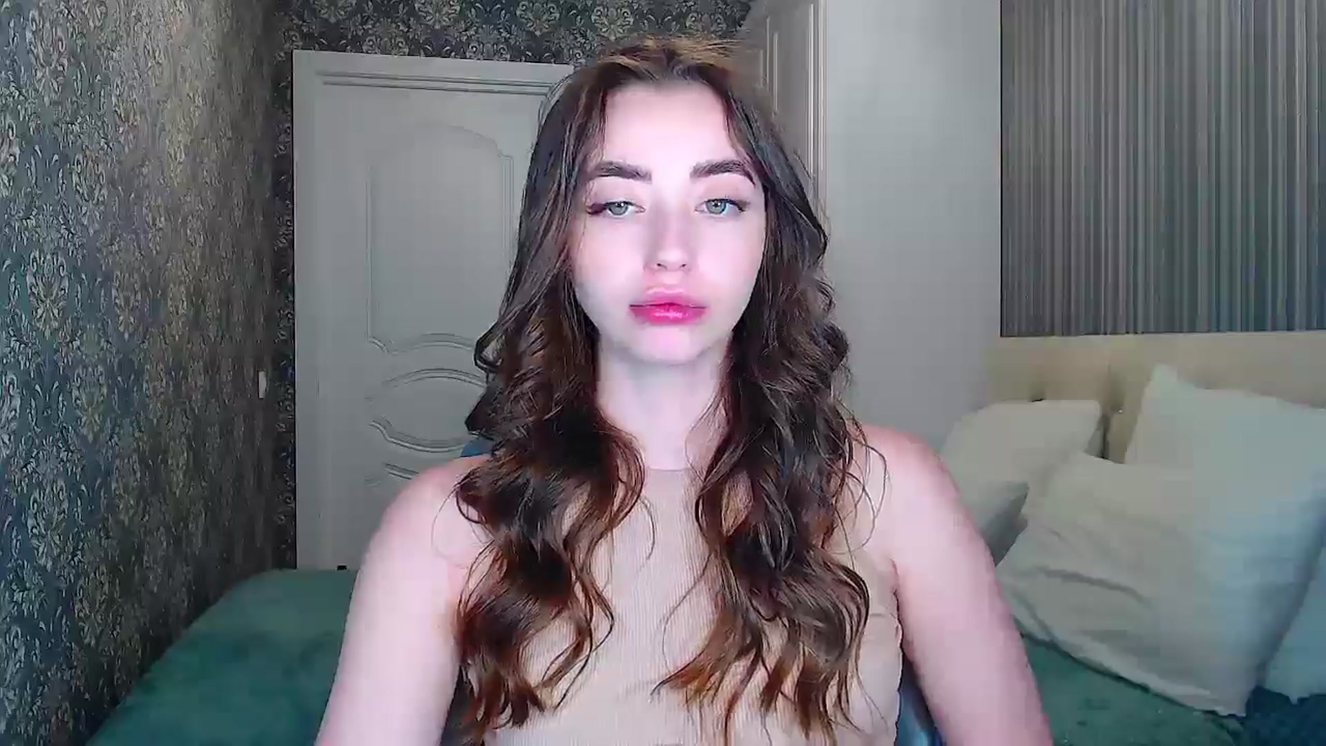 Gallery image thumbnail from EmeraldLilyyy's myfreecams stream on, 05/19/2024, 15:18 image 5 of 20