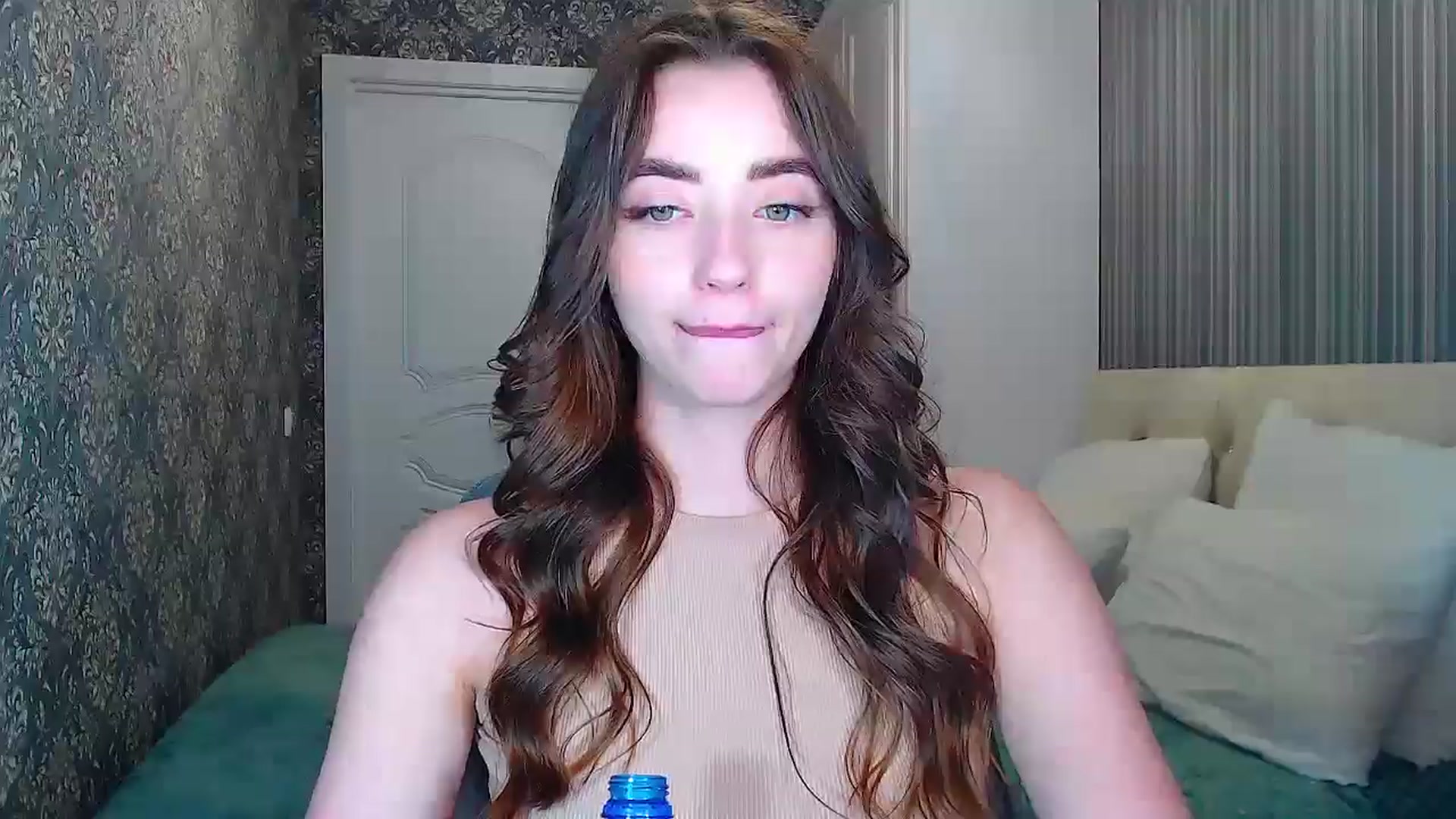 Gallery image thumbnail from EmeraldLilyyy's myfreecams stream on, 05/19/2024, 15:18 image 19 of 20