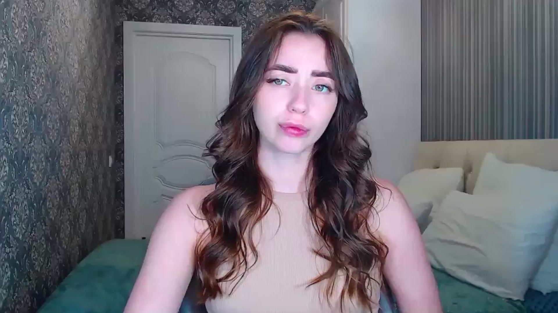 Gallery image thumbnail from EmeraldLilyyy's myfreecams stream on, 05/19/2024, 15:18 image 1 of 20