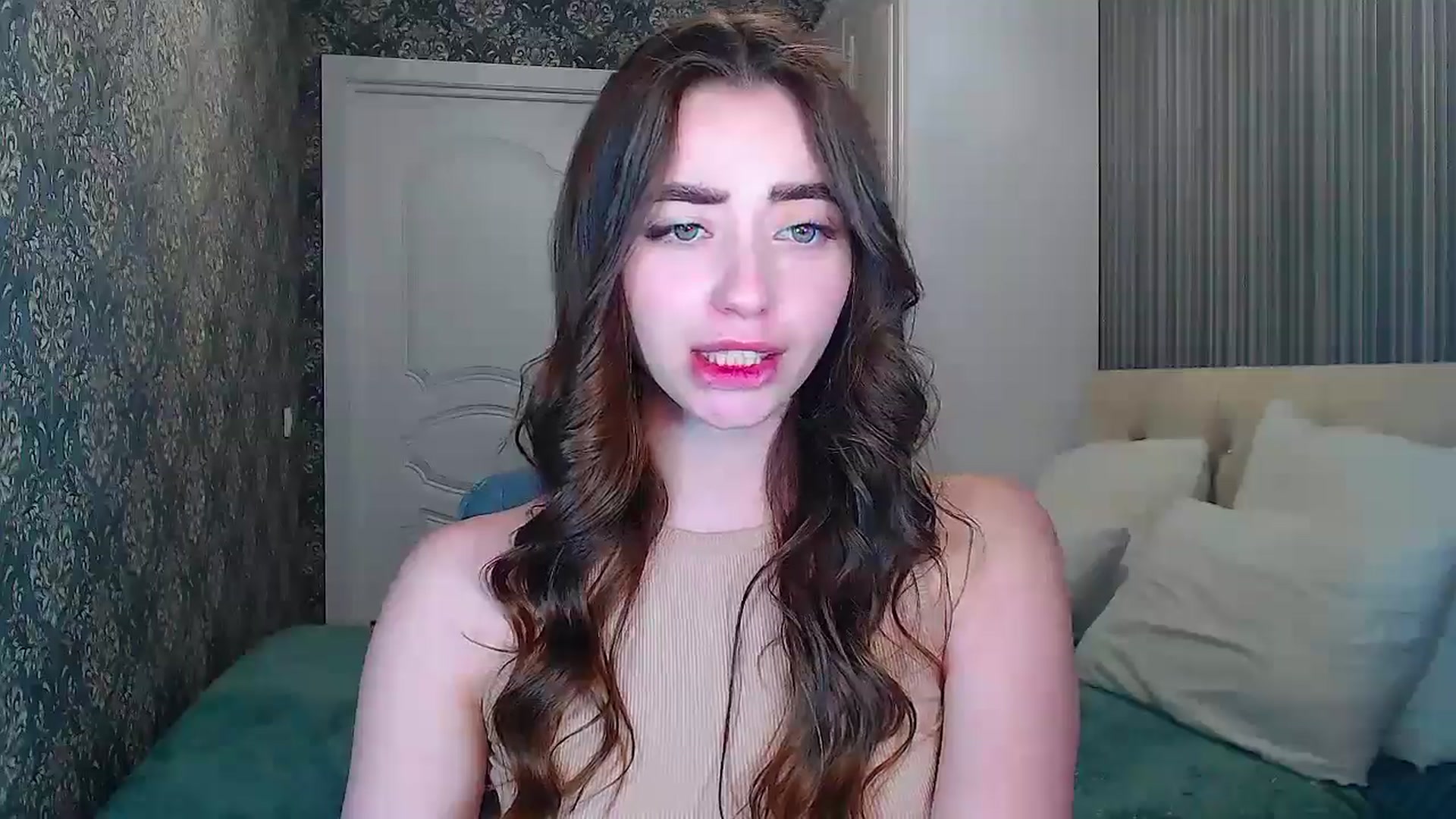 Gallery image thumbnail from EmeraldLilyyy's myfreecams stream on, 05/19/2024, 15:18 image 18 of 20