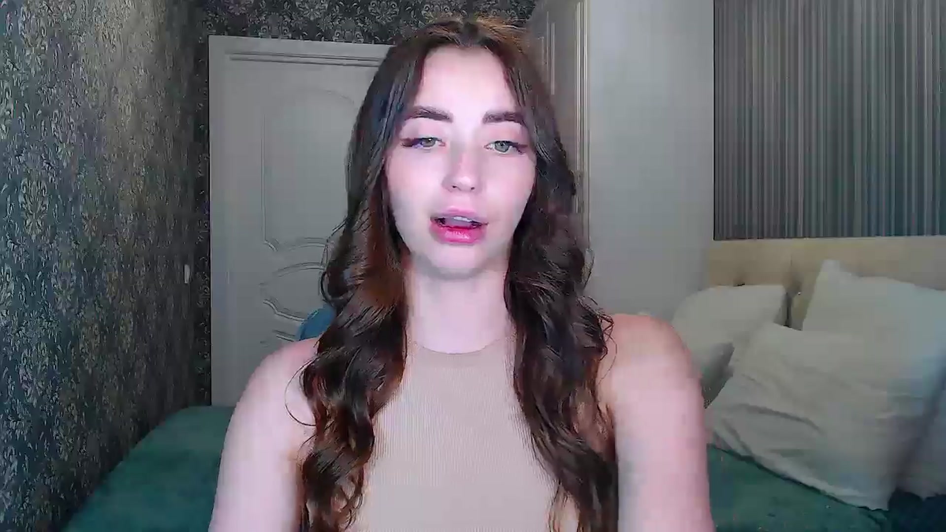 Gallery image thumbnail from EmeraldLilyyy's myfreecams stream on, 05/19/2024, 15:18 image 16 of 20