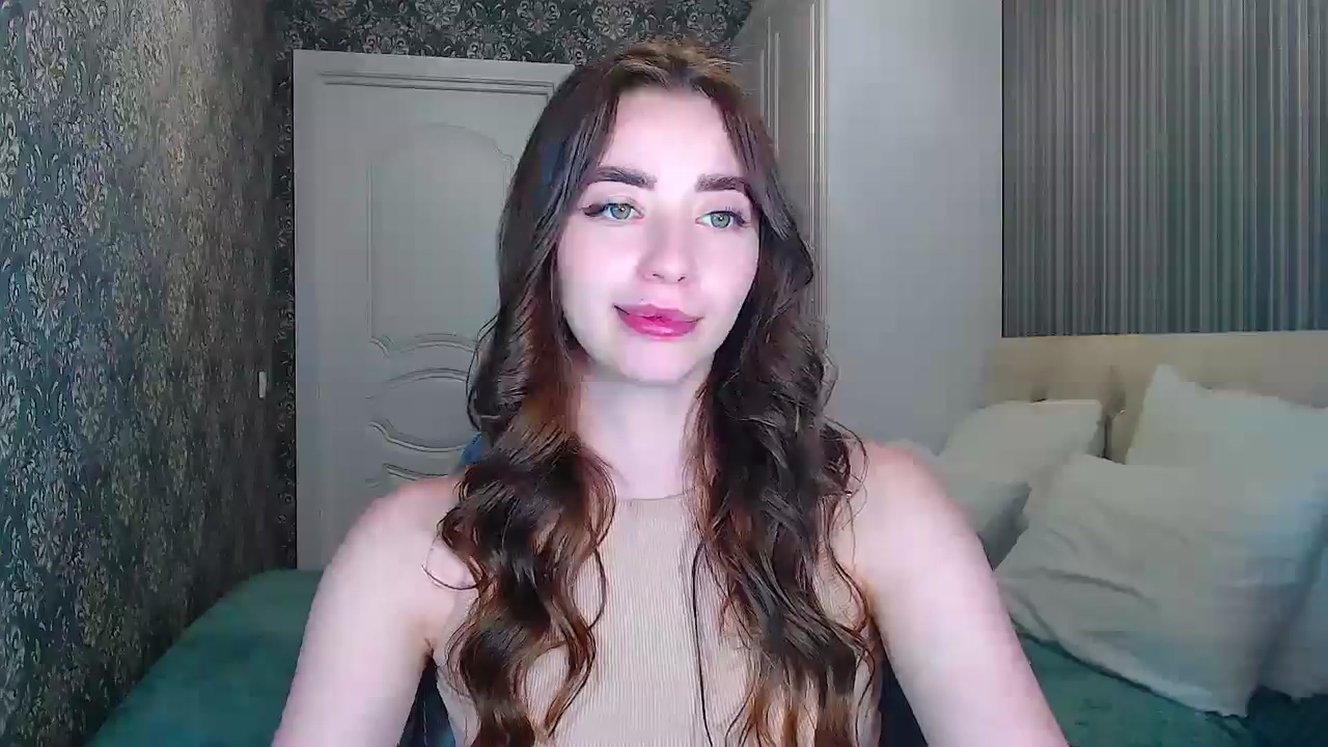 Gallery image thumbnail from EmeraldLilyyy's myfreecams stream on, 05/19/2024, 15:18 image 15 of 20