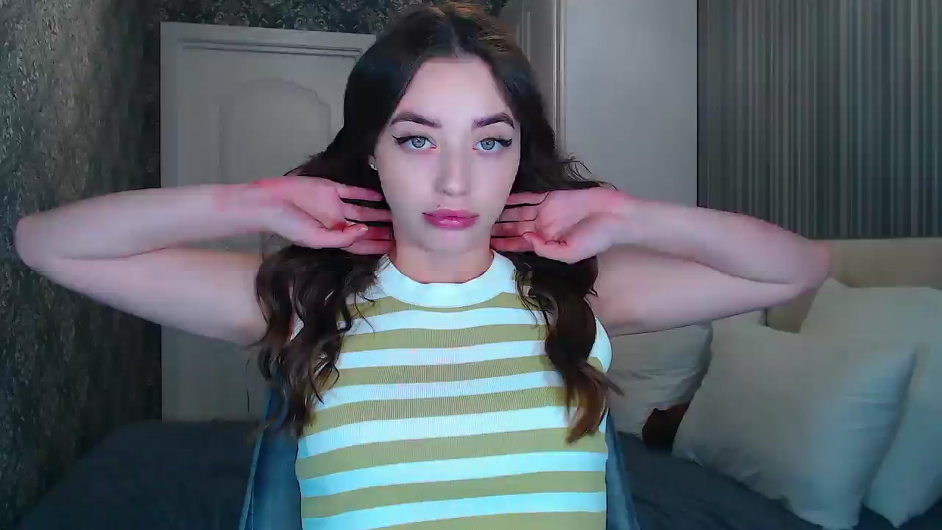 Gallery image thumbnail from EmeraldLilyyy's myfreecams stream on, 06/07/2024, 07:55 image 20 of 20