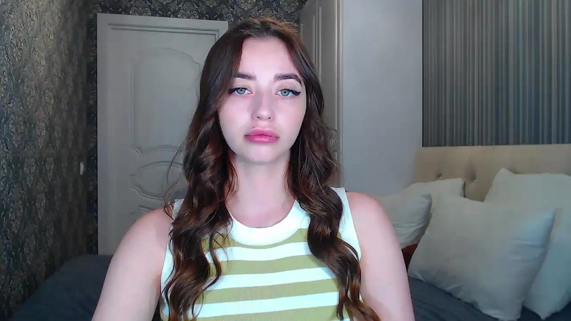 Gallery image thumbnail from EmeraldLilyyy's myfreecams stream on, 06/07/2024, 07:55 image 9 of 20