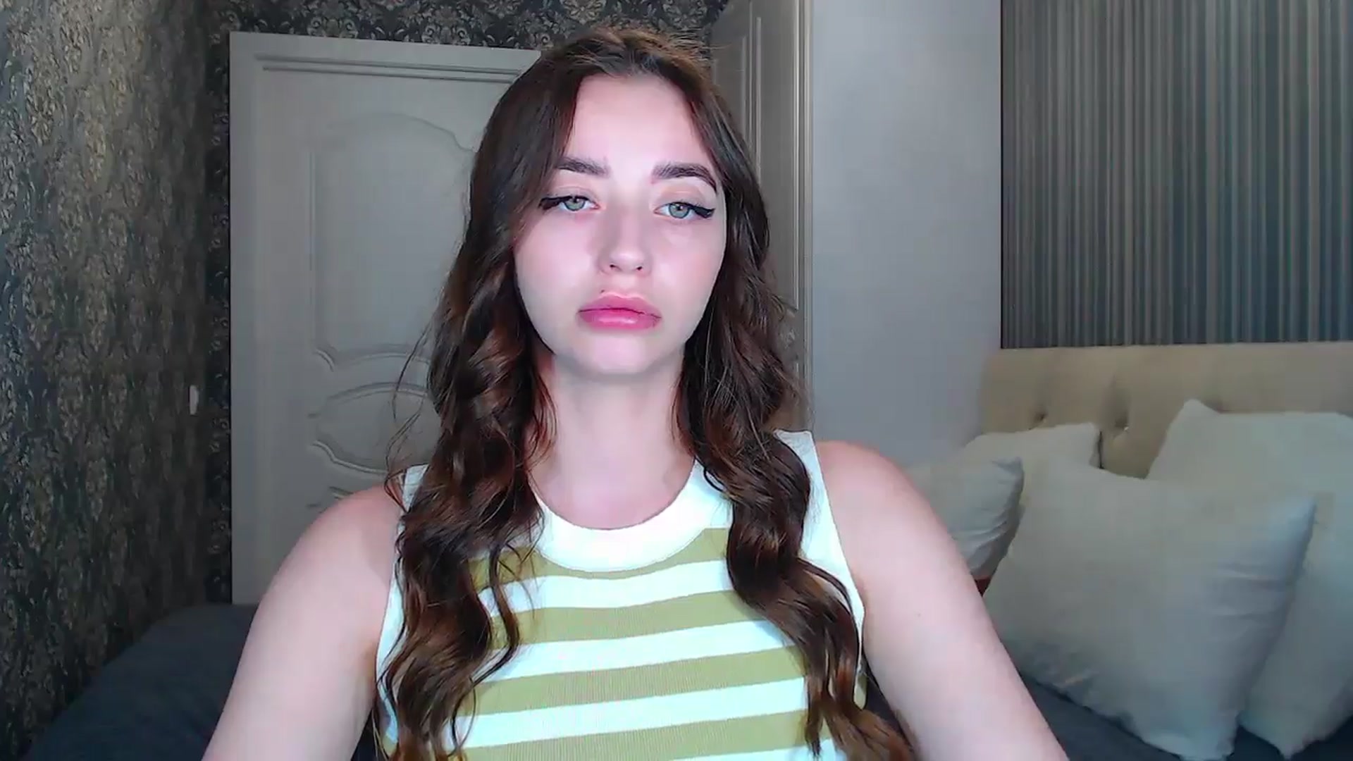 Gallery image thumbnail from EmeraldLilyyy's myfreecams stream on, 06/07/2024, 07:55 image 7 of 20
