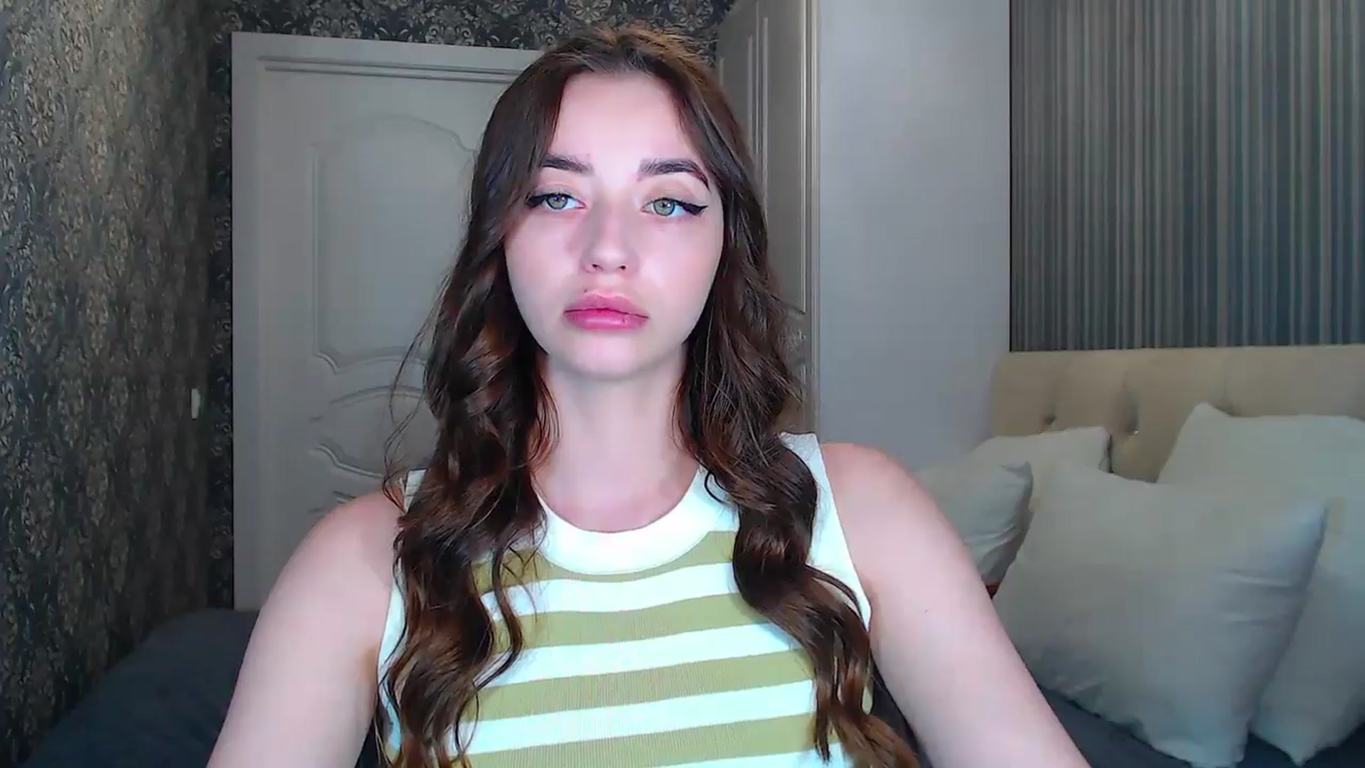 Gallery image thumbnail from EmeraldLilyyy's myfreecams stream on, 06/07/2024, 07:55 image 6 of 20