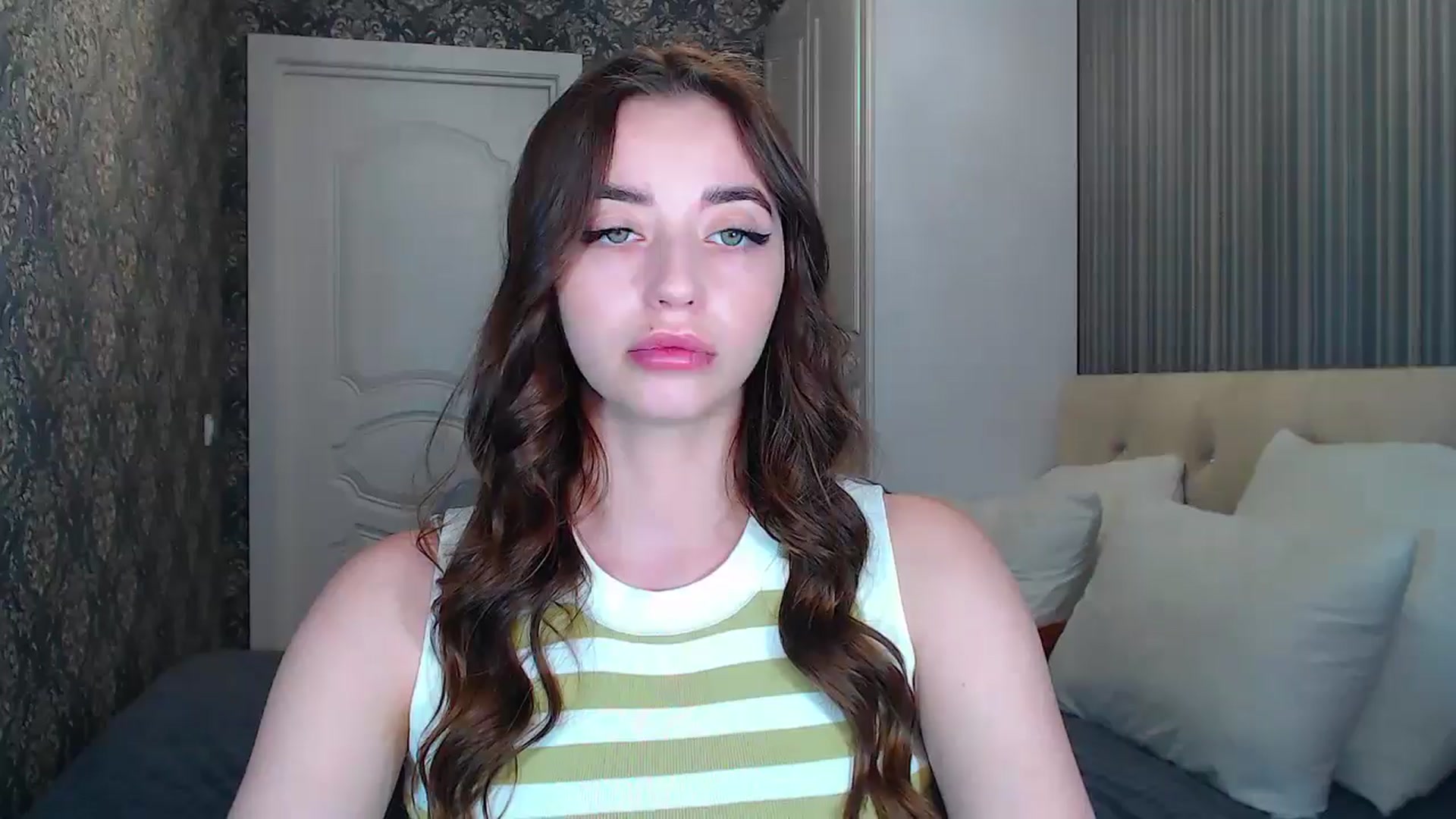 Gallery image thumbnail from EmeraldLilyyy's myfreecams stream on, 06/07/2024, 07:55 image 11 of 20