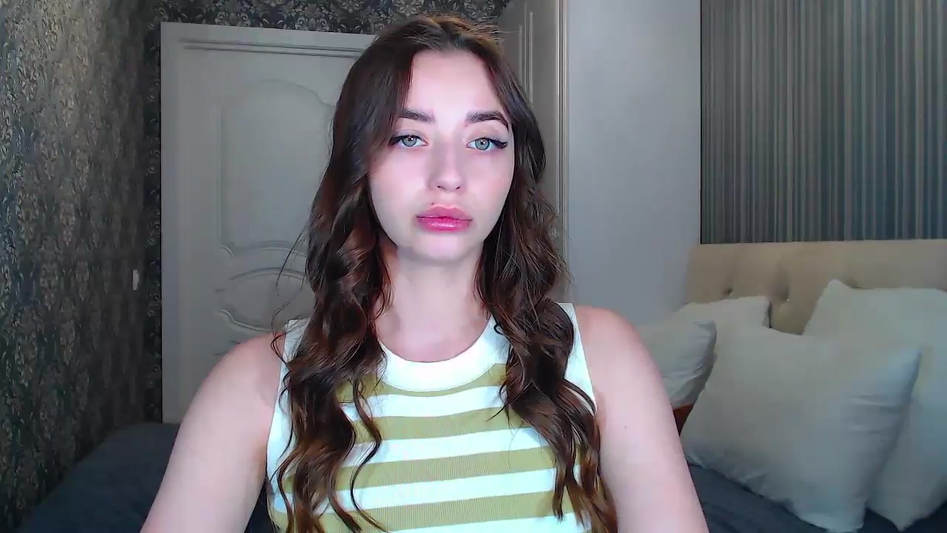 Gallery image thumbnail from EmeraldLilyyy's myfreecams stream on, 06/07/2024, 07:55 image 3 of 20