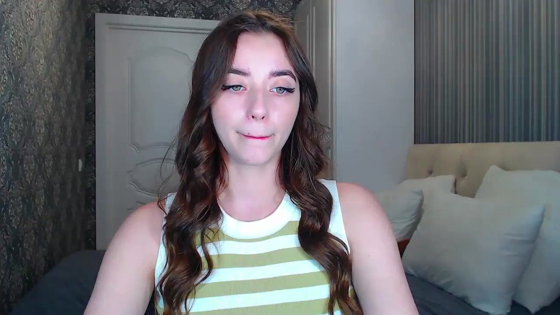 Gallery image thumbnail from EmeraldLilyyy's myfreecams stream on, 06/07/2024, 07:55 image 8 of 20