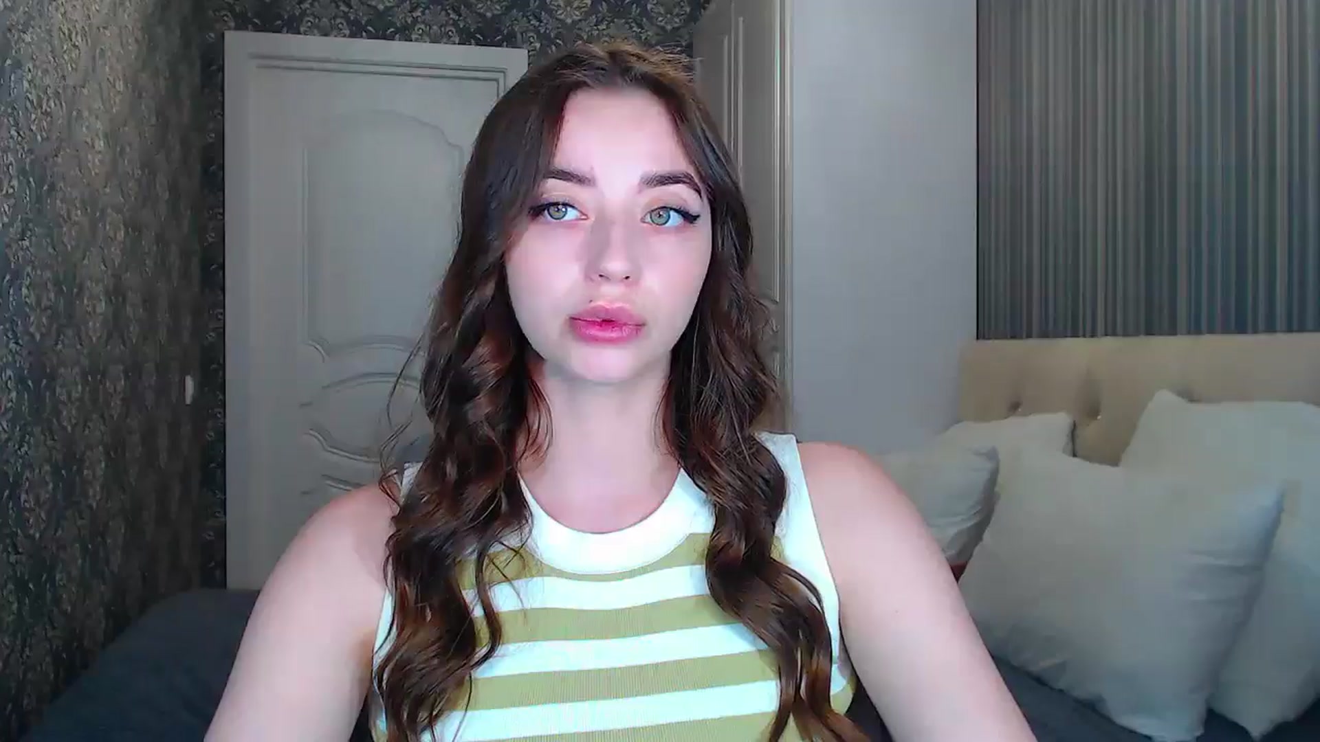 Gallery image thumbnail from EmeraldLilyyy's myfreecams stream on, 06/07/2024, 07:55 image 14 of 20