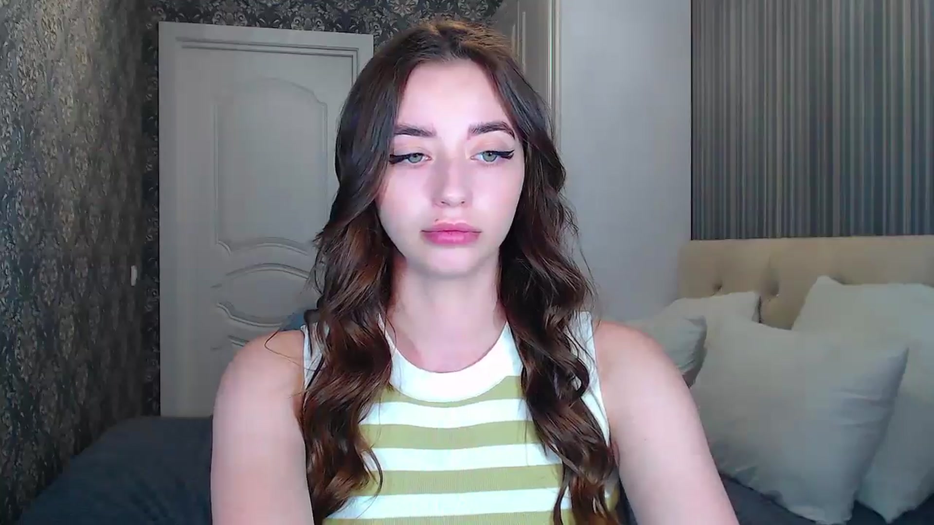 Gallery image thumbnail from EmeraldLilyyy's myfreecams stream on, 06/07/2024, 08:12 image 16 of 20