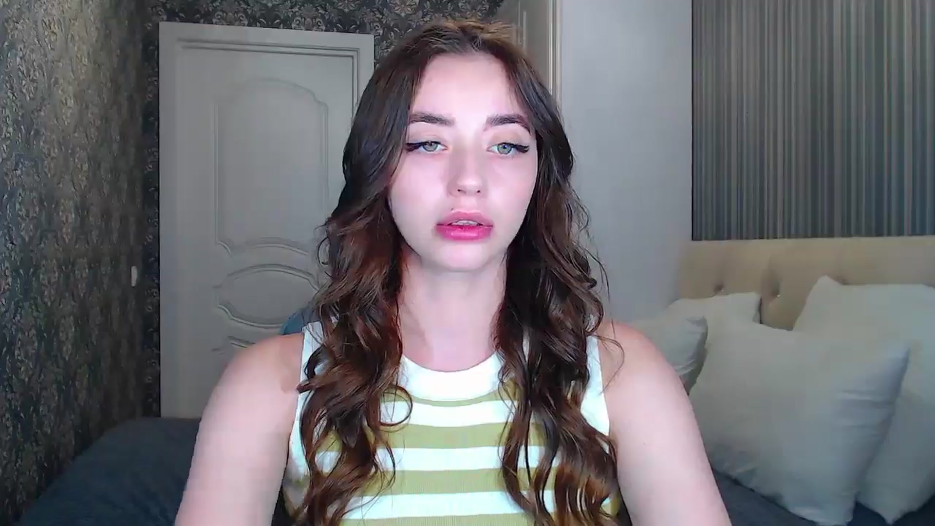 Gallery image thumbnail from EmeraldLilyyy's myfreecams stream on, 06/07/2024, 08:12 image 7 of 20