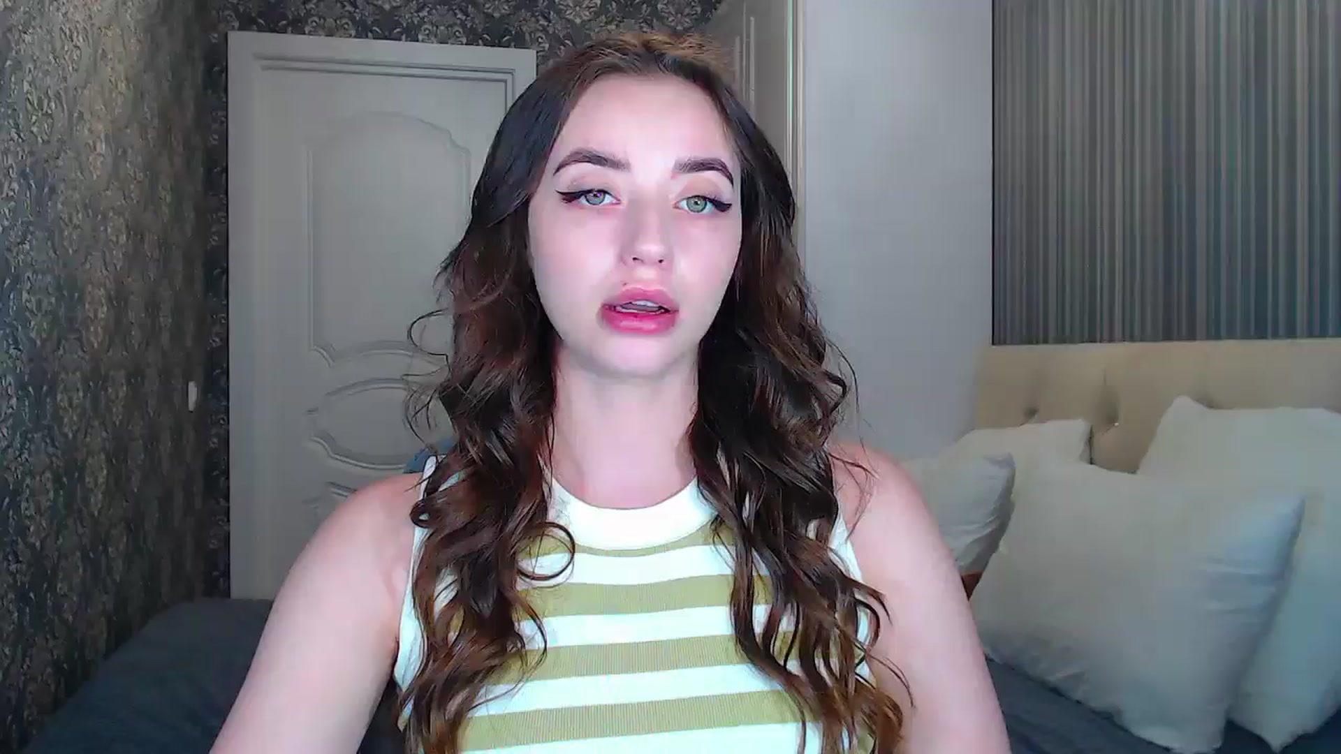Gallery image thumbnail from EmeraldLilyyy's myfreecams stream on, 06/07/2024, 08:12 image 1 of 20