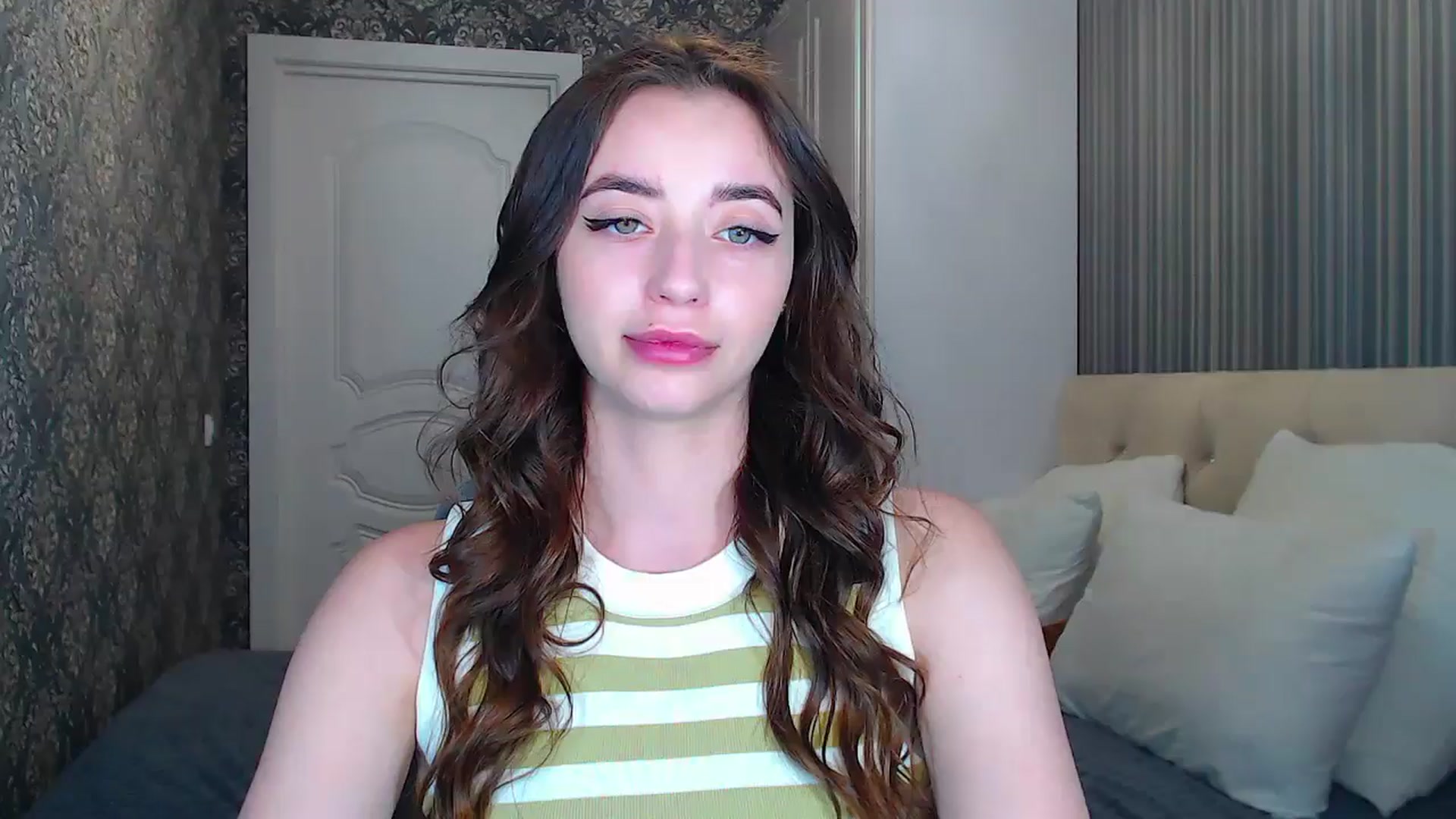 Gallery image thumbnail from EmeraldLilyyy's myfreecams stream on, 06/07/2024, 08:12 image 4 of 20