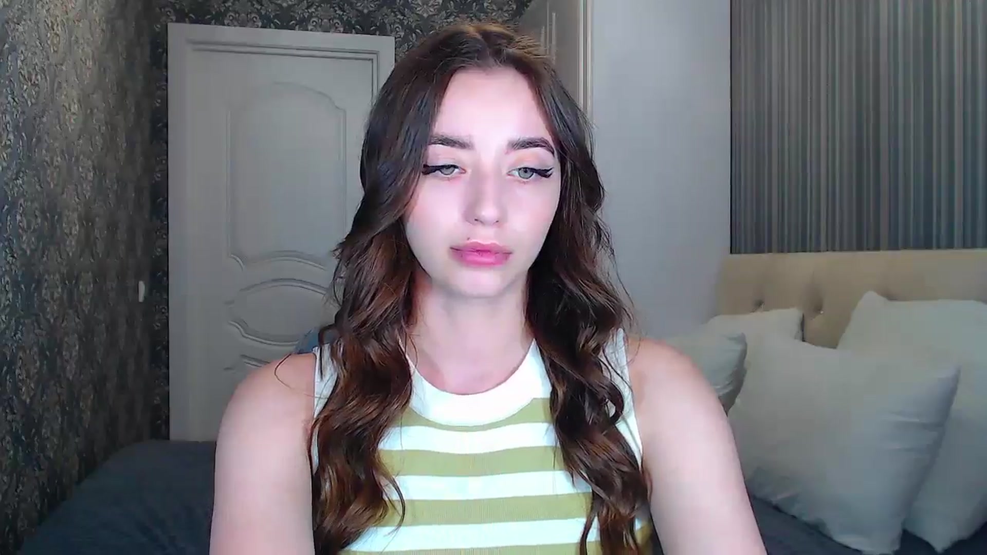 Gallery image thumbnail from EmeraldLilyyy's myfreecams stream on, 06/07/2024, 08:12 image 19 of 20