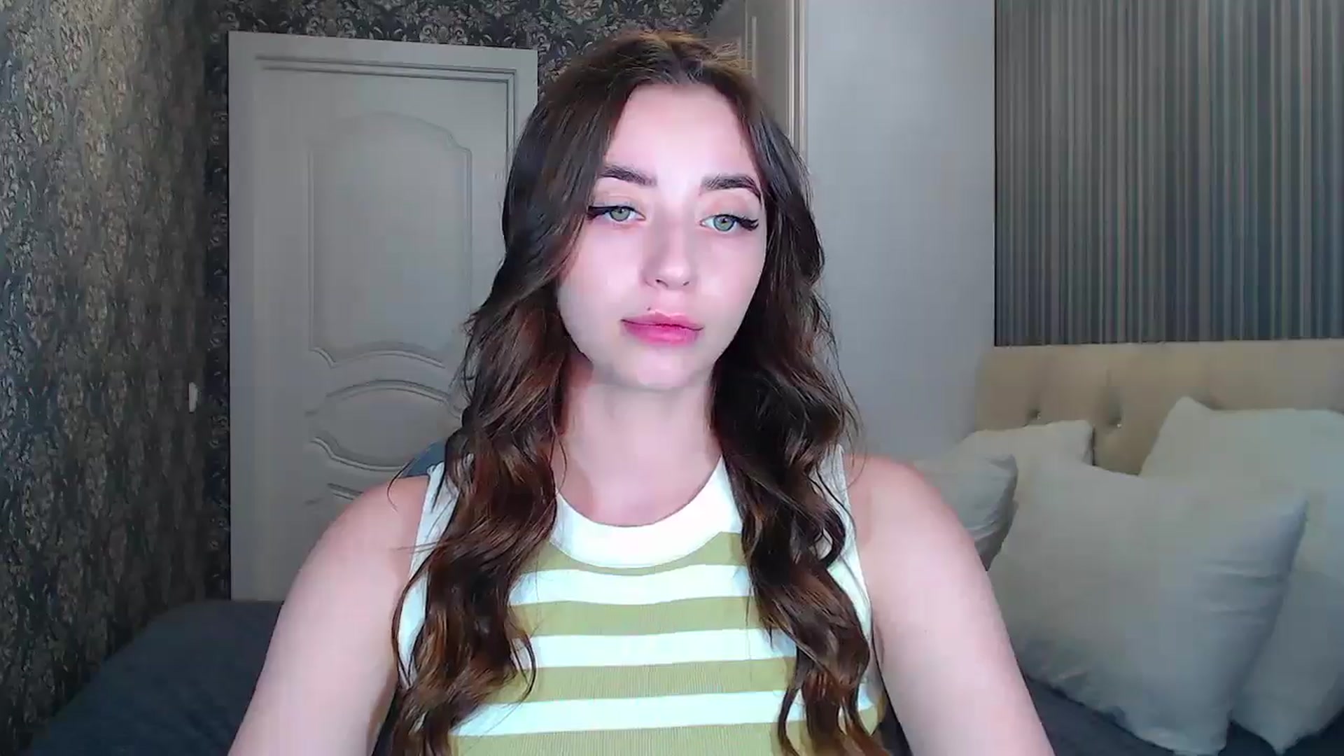 Gallery image thumbnail from EmeraldLilyyy's myfreecams stream on, 06/07/2024, 08:12 image 20 of 20