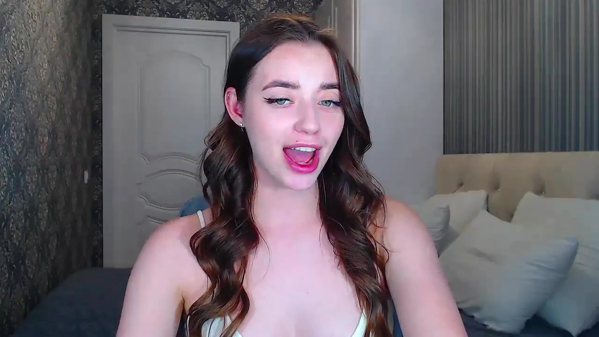 Gallery image thumbnail from EmeraldLilyyy's myfreecams stream on, 06/07/2024, 10:43 image 8 of 20