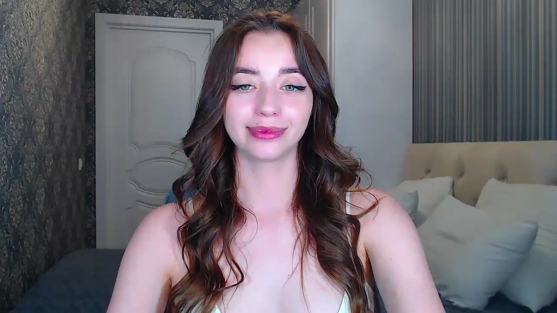 Gallery image thumbnail from EmeraldLilyyy's myfreecams stream on, 06/07/2024, 10:56 image 18 of 20