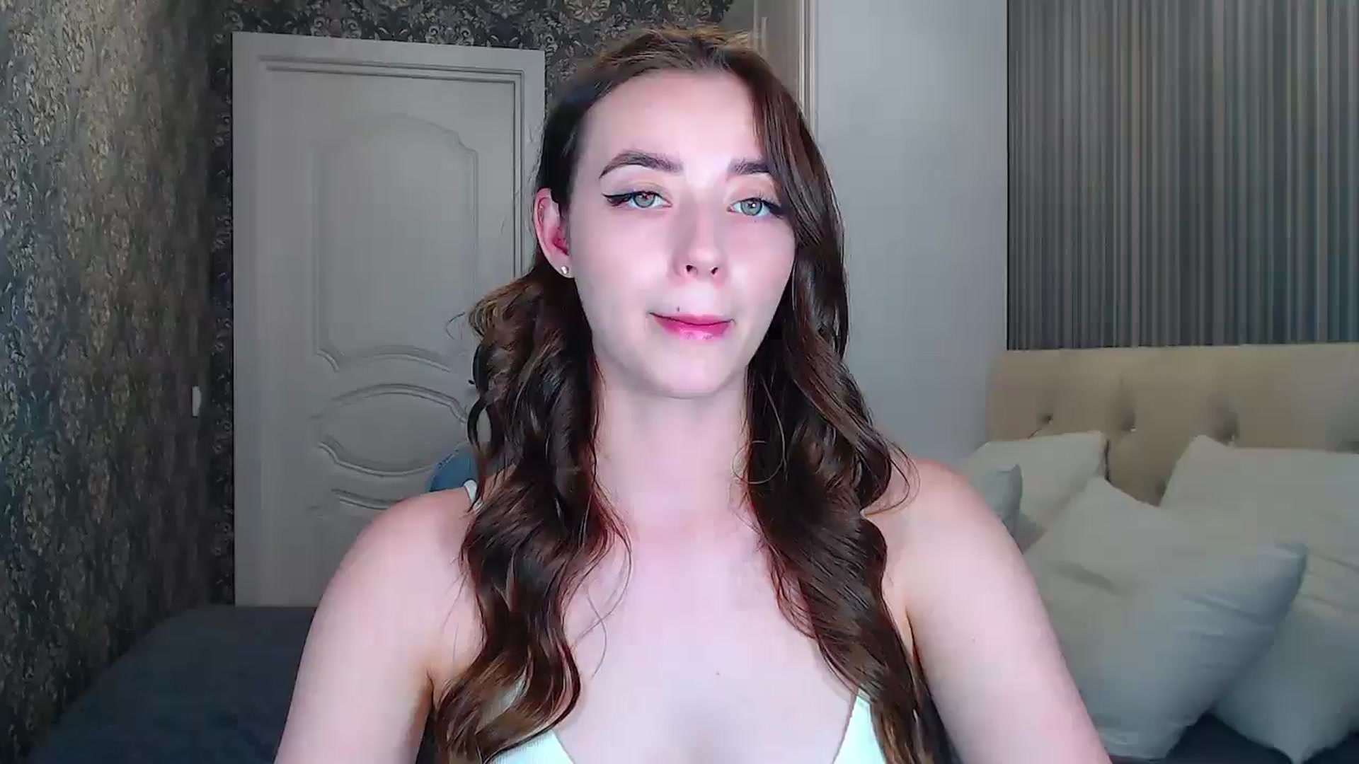 Gallery image thumbnail from EmeraldLilyyy's myfreecams stream on, 06/07/2024, 11:14 image 6 of 20