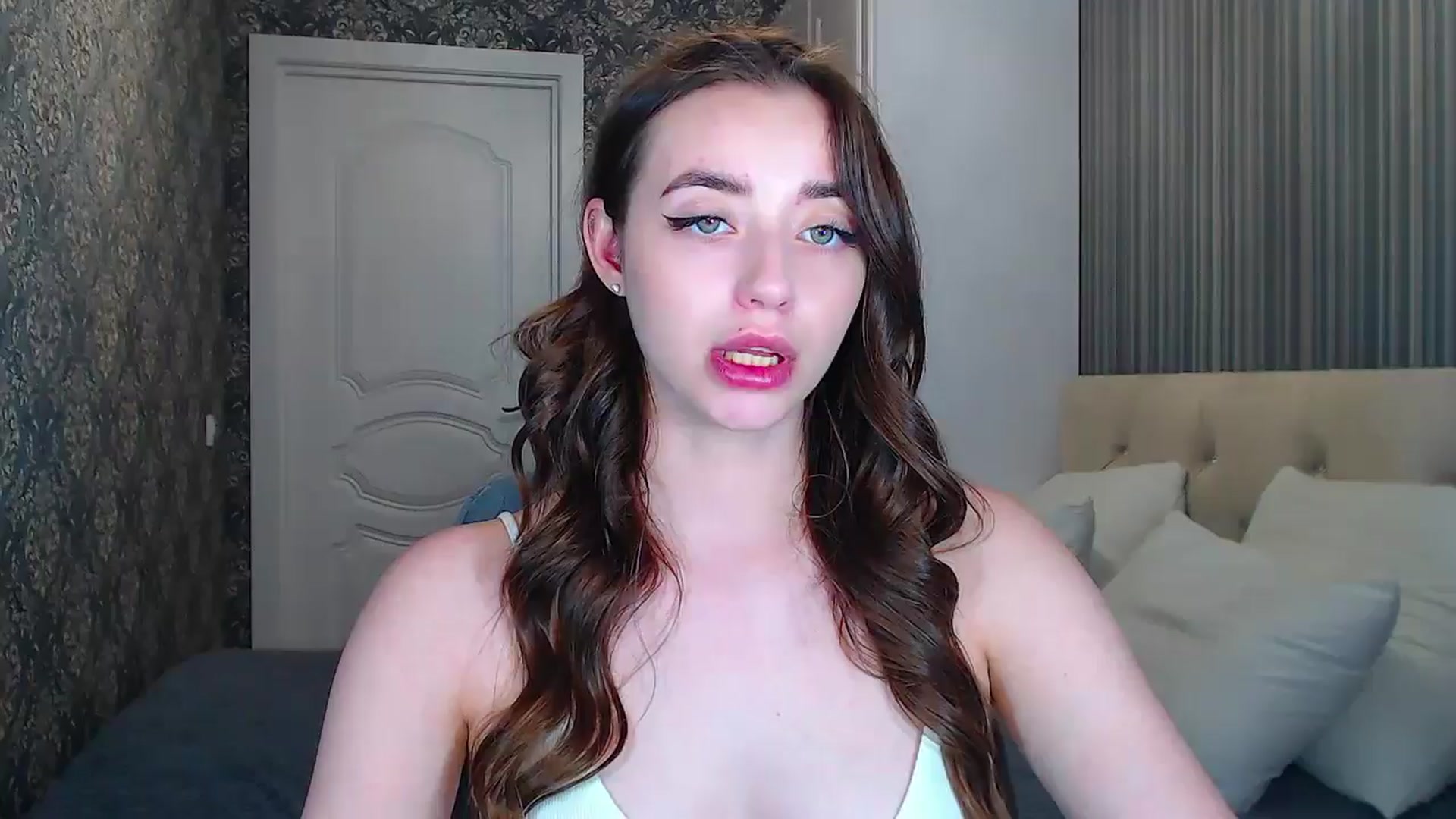 Gallery image thumbnail from EmeraldLilyyy's myfreecams stream on, 06/07/2024, 11:14 image 1 of 20