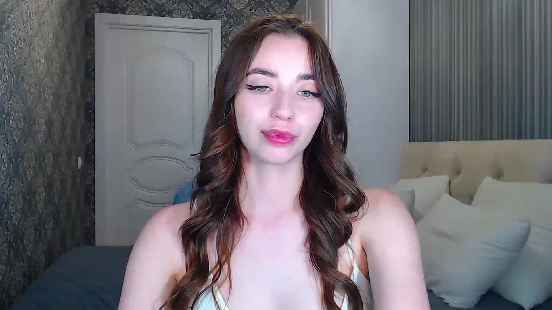 Gallery image thumbnail from EmeraldLilyyy's myfreecams stream on, 06/07/2024, 11:14 image 20 of 20