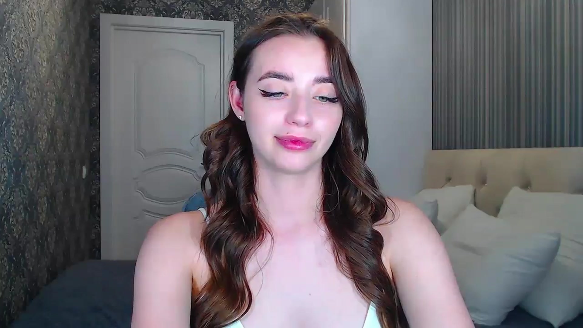 Gallery image thumbnail from EmeraldLilyyy's myfreecams stream on, 06/07/2024, 11:14 image 4 of 20