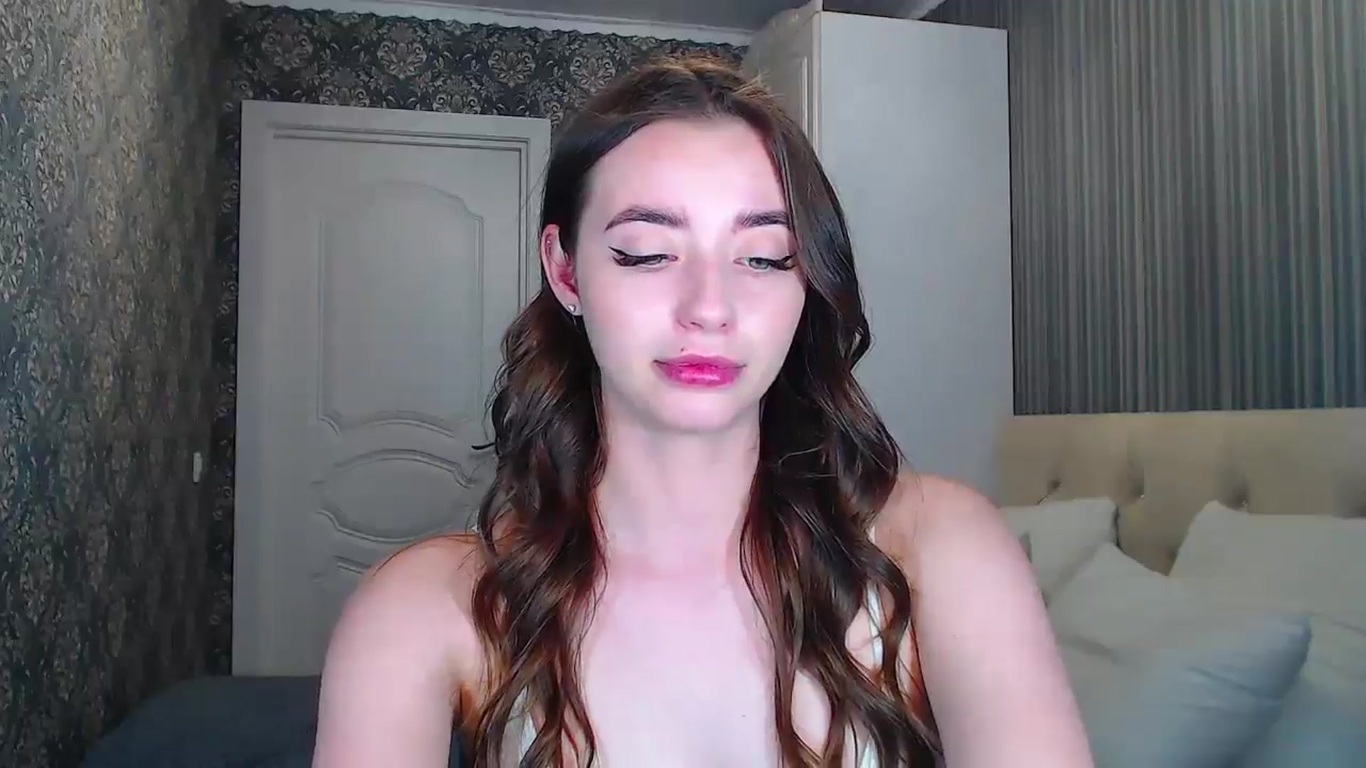 Gallery image thumbnail from EmeraldLilyyy's myfreecams stream on, 06/07/2024, 12:46 image 4 of 20