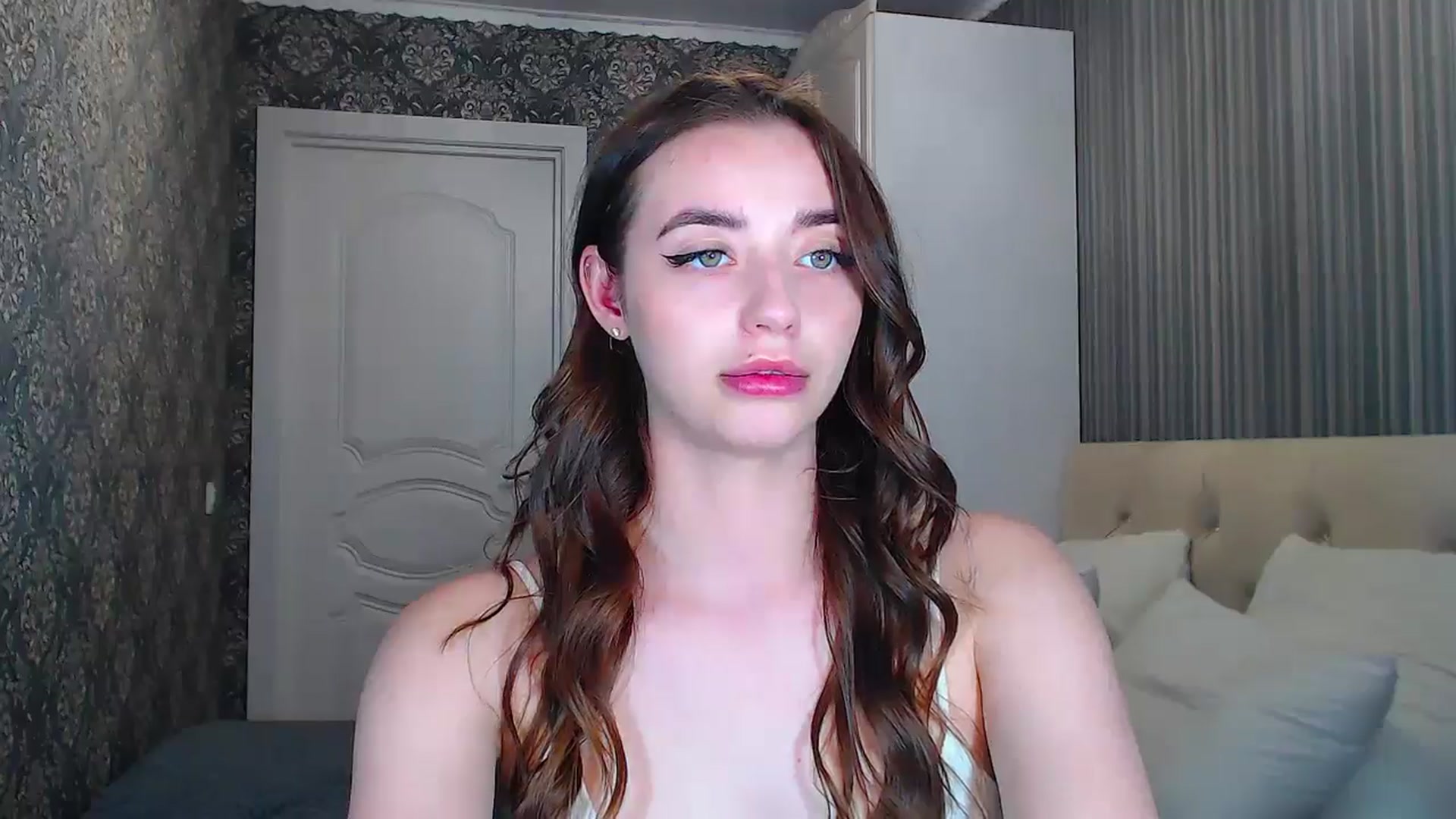 Gallery image thumbnail from EmeraldLilyyy's myfreecams stream on, 06/07/2024, 12:46 image 7 of 20