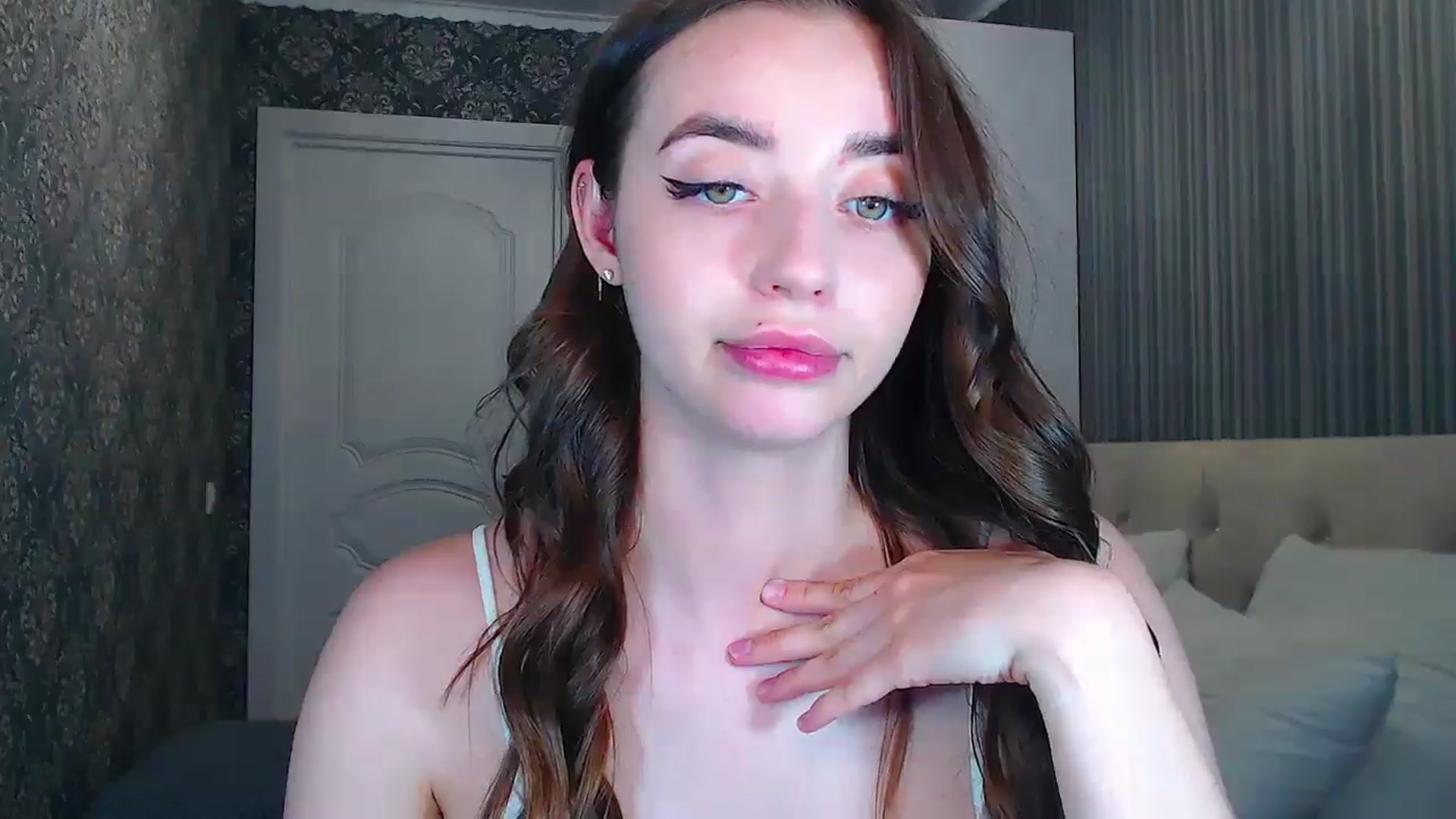 Gallery image thumbnail from EmeraldLilyyy's myfreecams stream on, 06/07/2024, 12:46 image 8 of 20