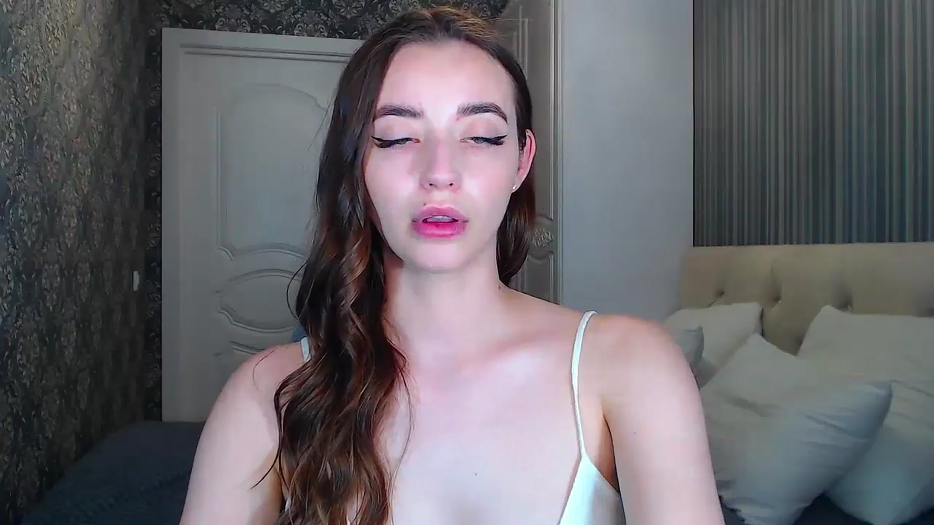 Gallery image thumbnail from EmeraldLilyyy's myfreecams stream on, 06/07/2024, 13:36 image 6 of 20