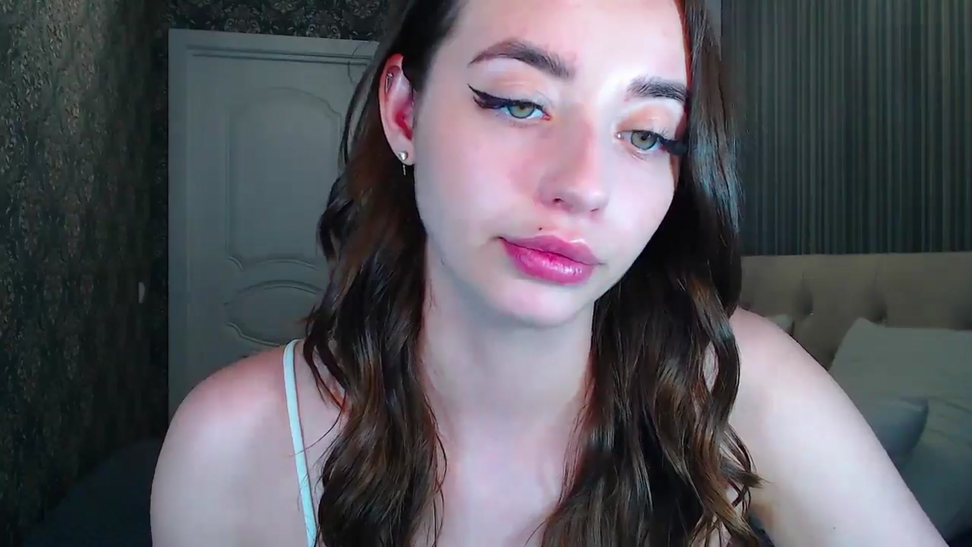 Gallery image thumbnail from EmeraldLilyyy's myfreecams stream on, 06/07/2024, 13:36 image 18 of 20