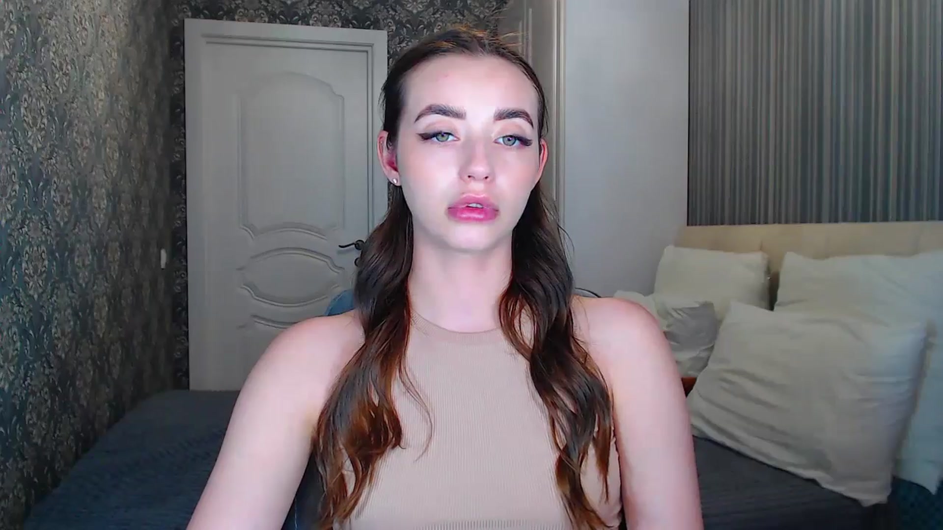 Gallery image thumbnail from EmeraldLilyyy's myfreecams stream on, 06/08/2024, 10:51 image 15 of 20