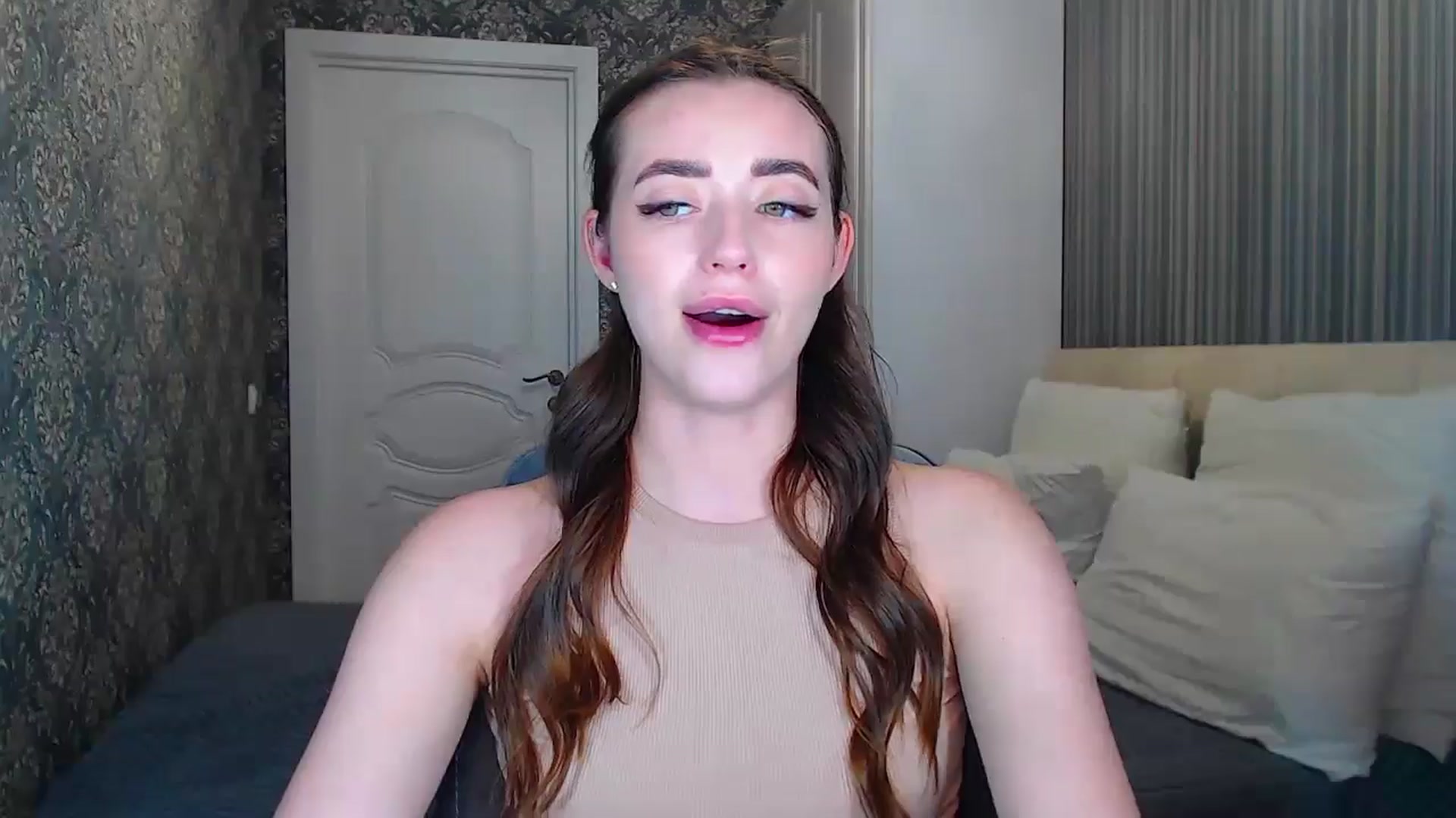 Gallery image thumbnail from EmeraldLilyyy's myfreecams stream on, 06/08/2024, 10:51 image 9 of 20