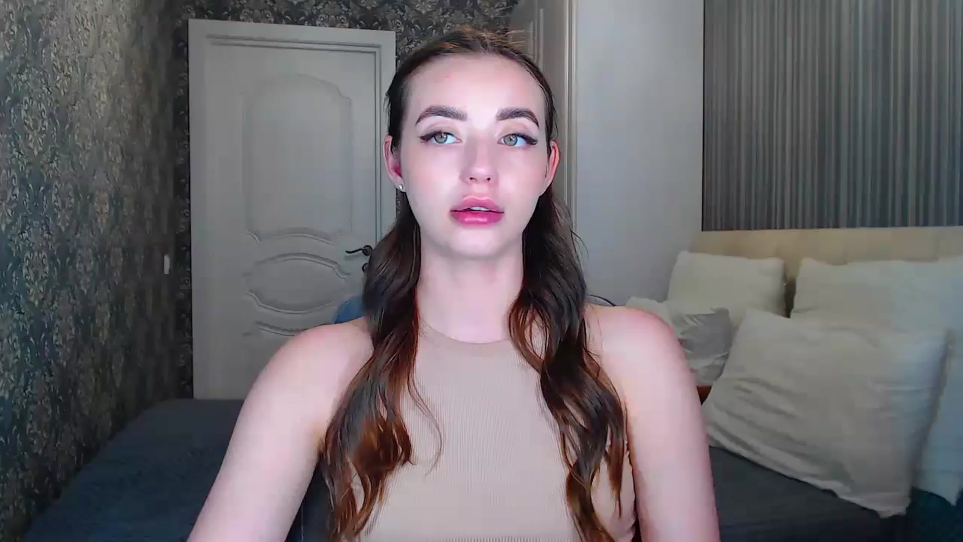 Gallery image thumbnail from EmeraldLilyyy's myfreecams stream on, 06/08/2024, 10:51 image 14 of 20