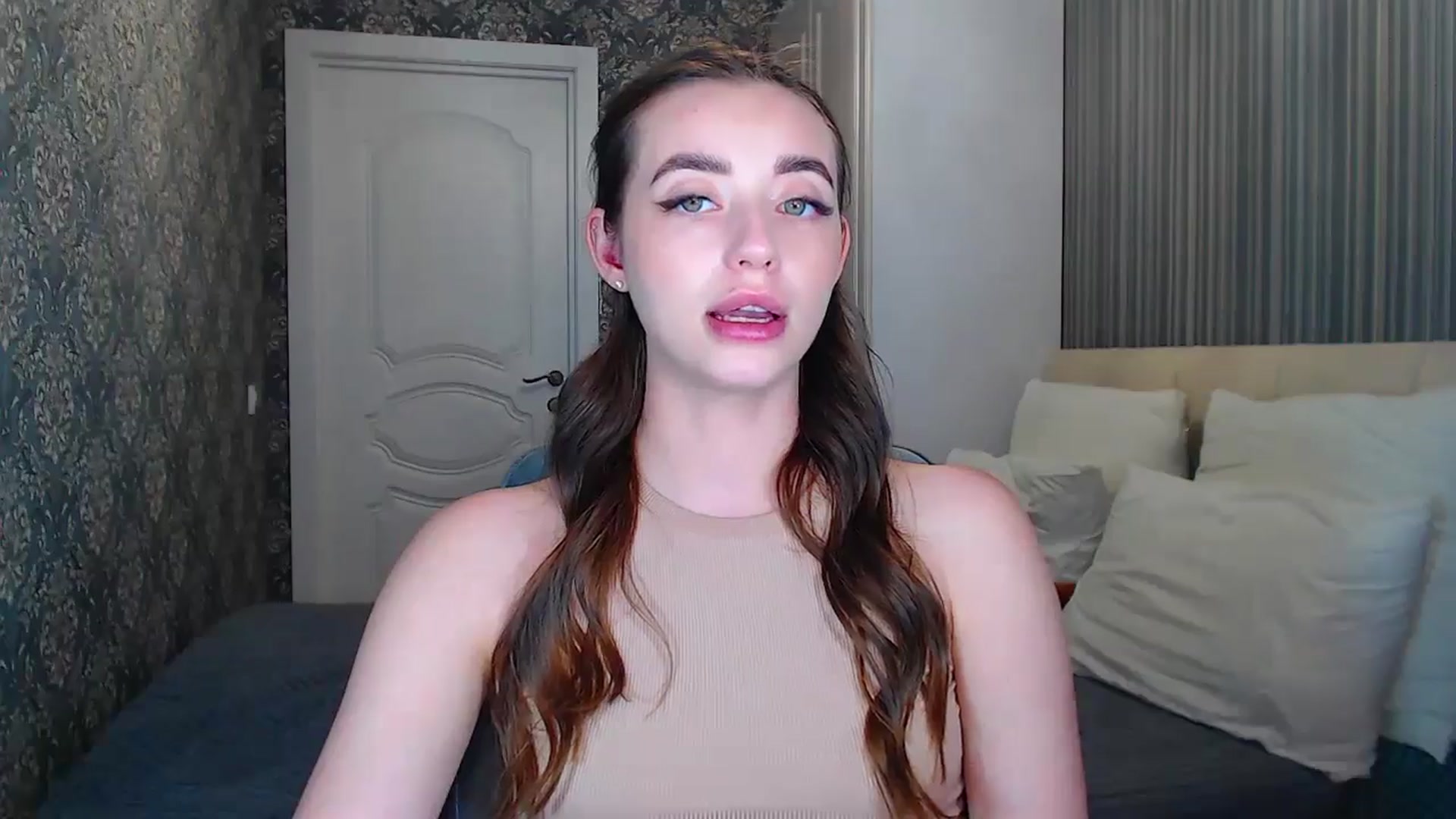 Gallery image thumbnail from EmeraldLilyyy's myfreecams stream on, 06/08/2024, 10:51 image 16 of 20