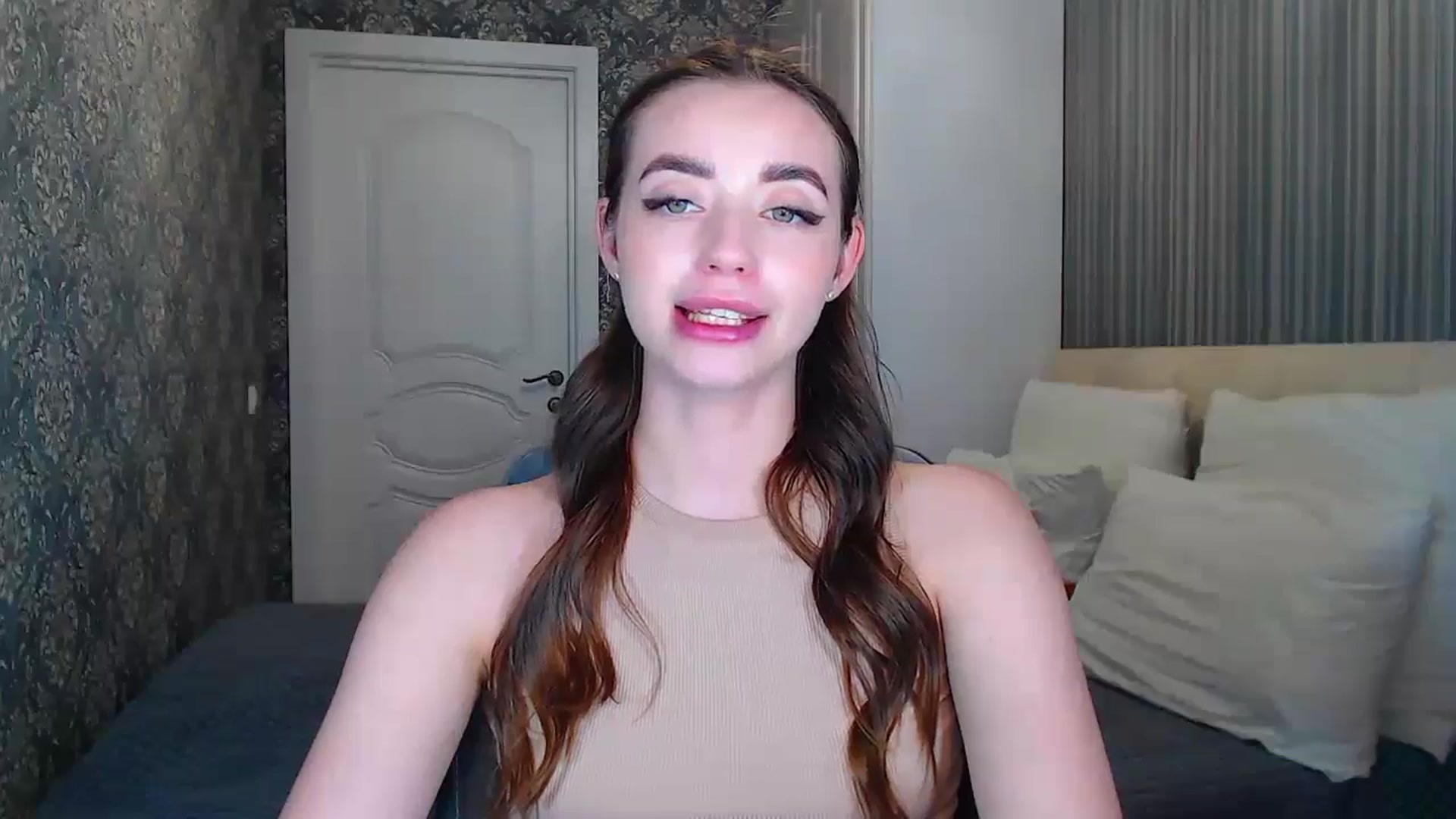 Gallery image thumbnail from EmeraldLilyyy's myfreecams stream on, 06/08/2024, 10:51 image 12 of 20
